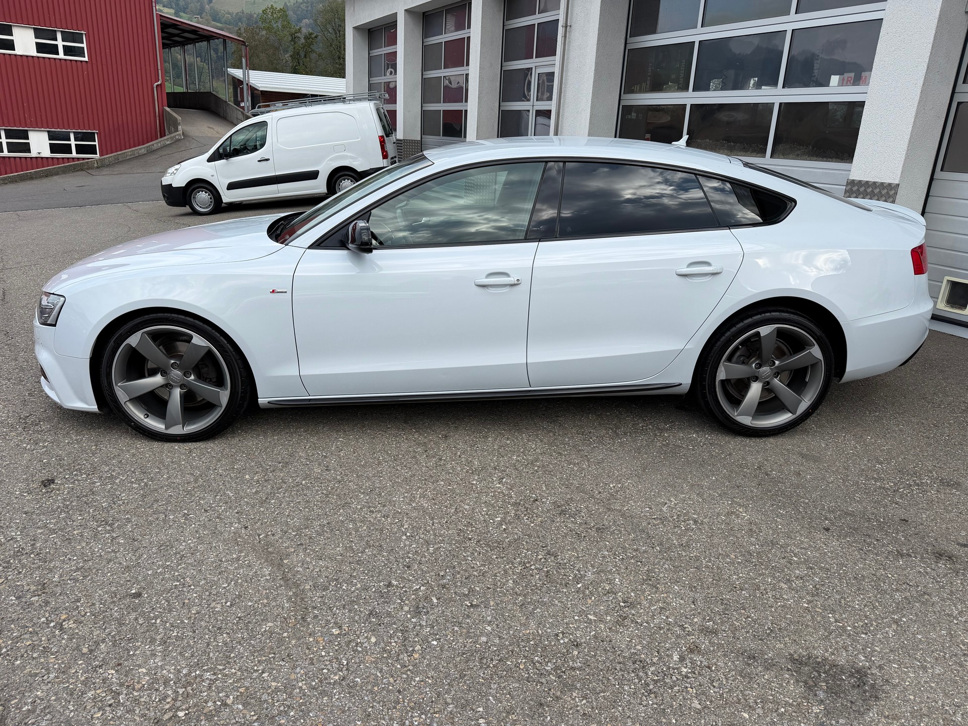 AUDI A5 Sportback 2.0 TDI-showroom-element-1