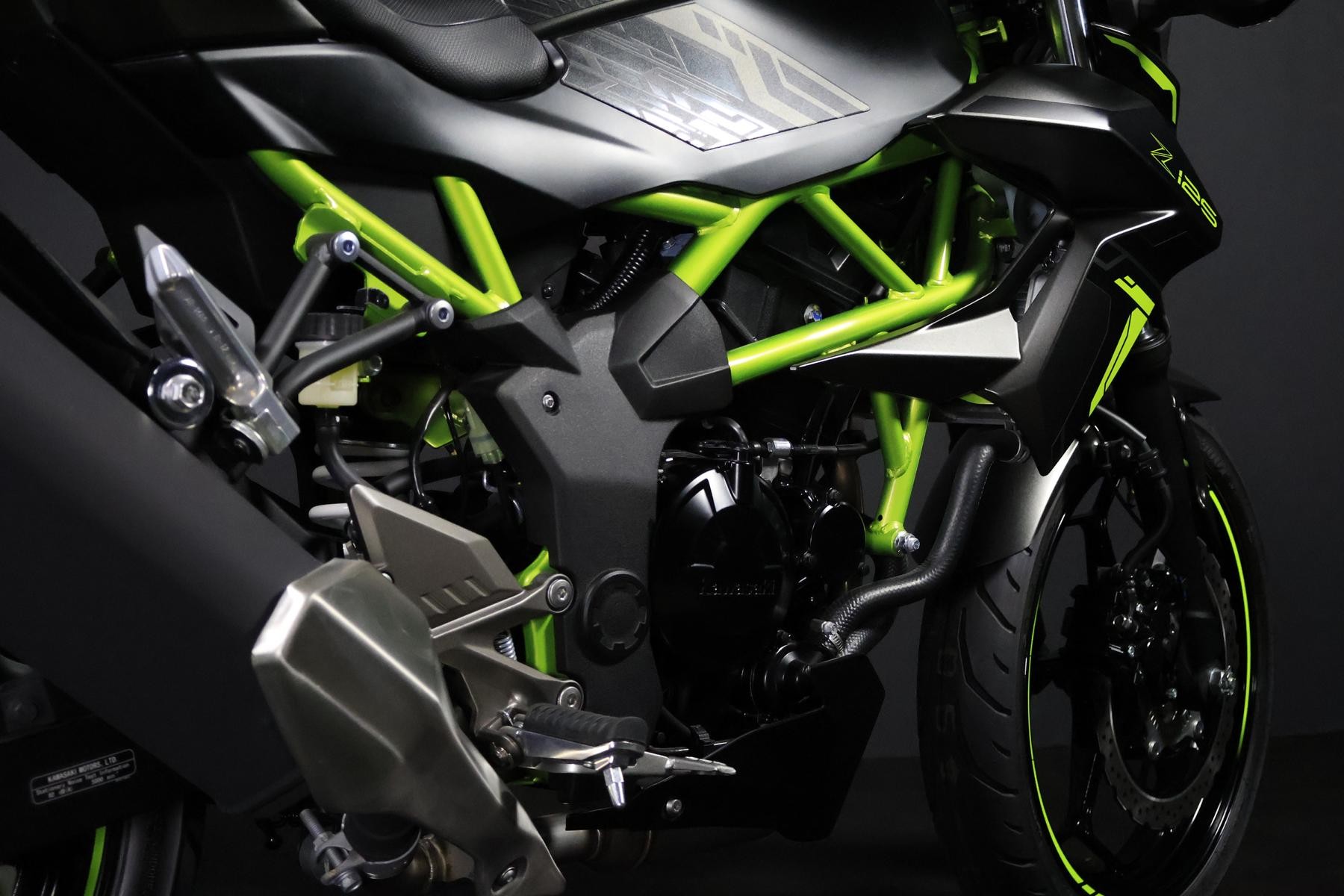 KAWASAKI Z 125-image-9