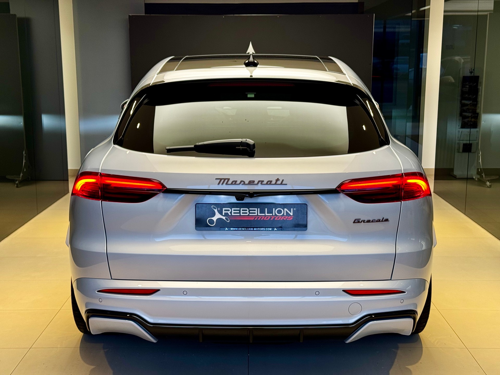 MASERATI Grecale Folgore 105kWh-showroom-element-3