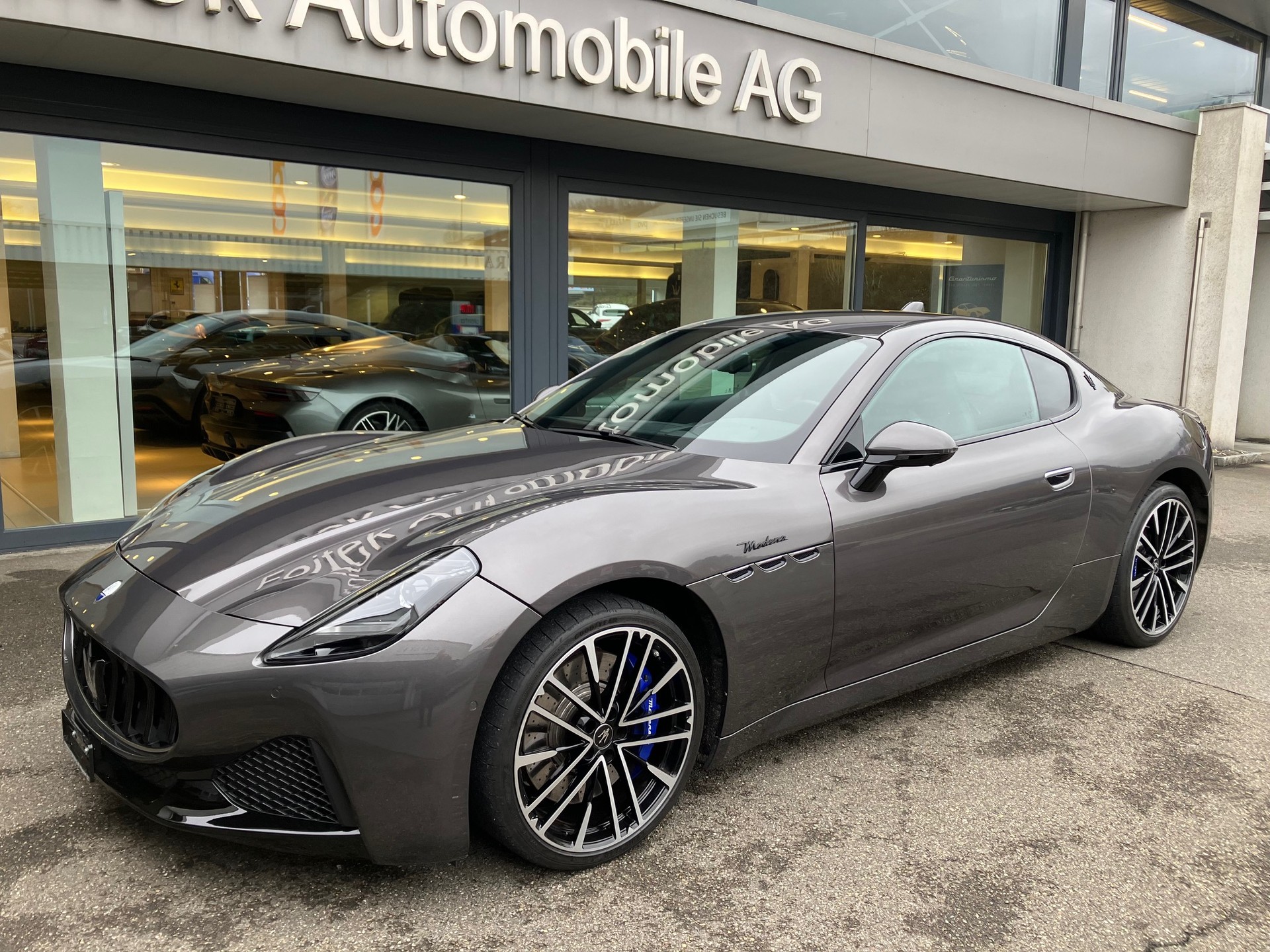 MASERATI GranTurismo Modena Automatica-showroom-element-2