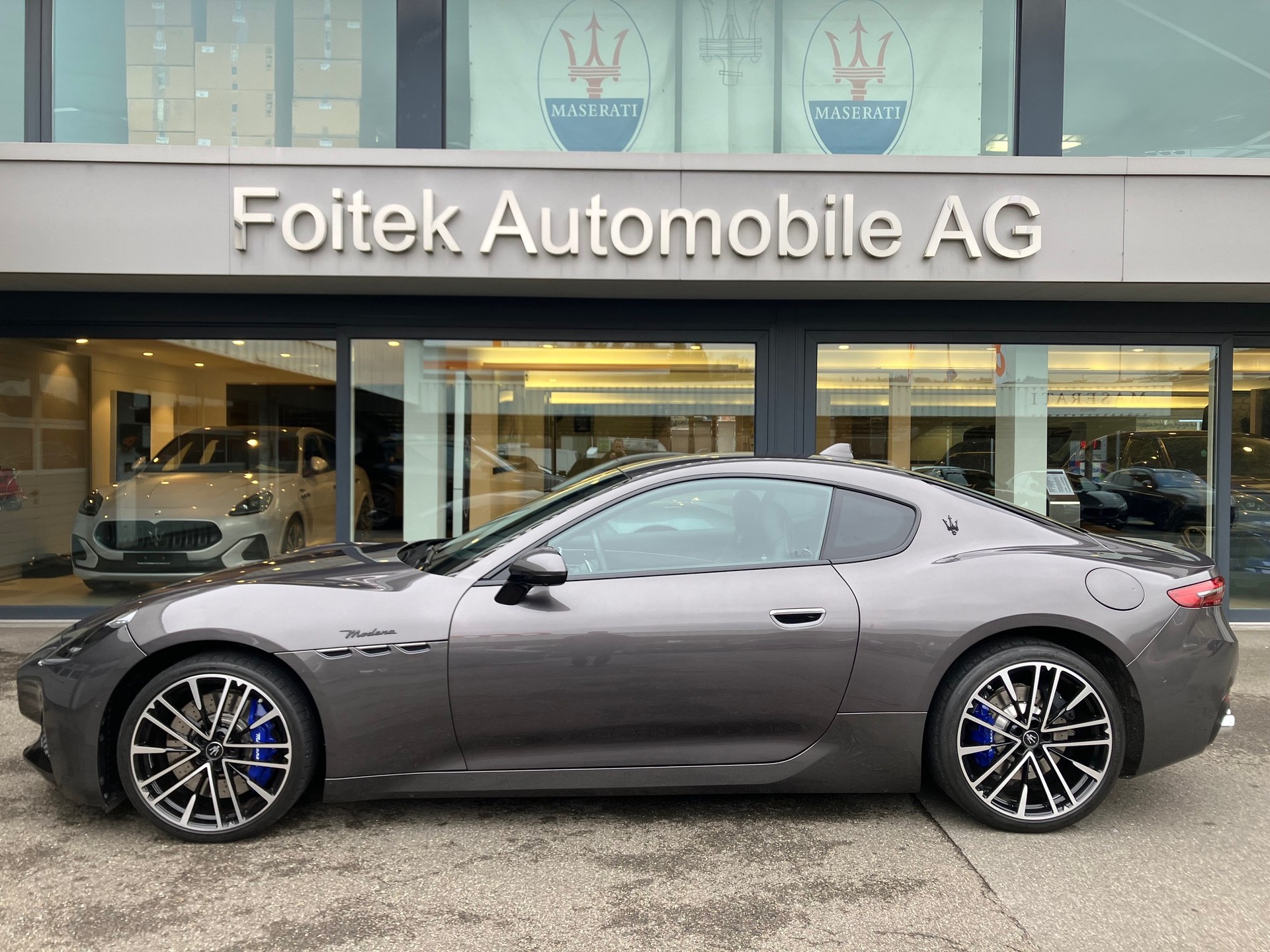 MASERATI GranTurismo Modena Automatica-showroom-element-1