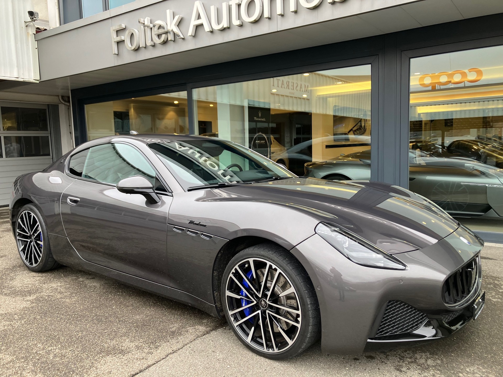 MASERATI GranTurismo Modena Automatica-showroom-element-3