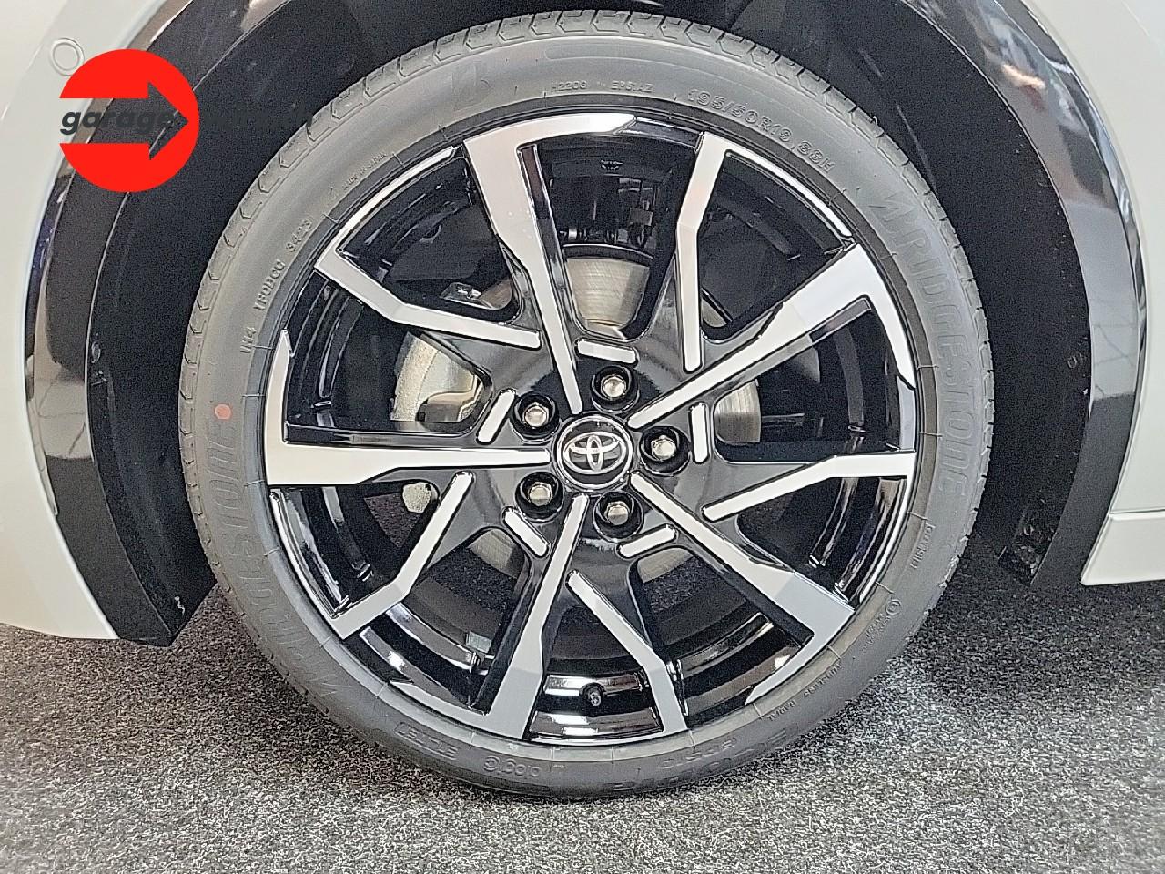 TOYOTA Prius 2.0 Plug-In-Hybrid Premium (LEASING ab 0.99%)-image-9