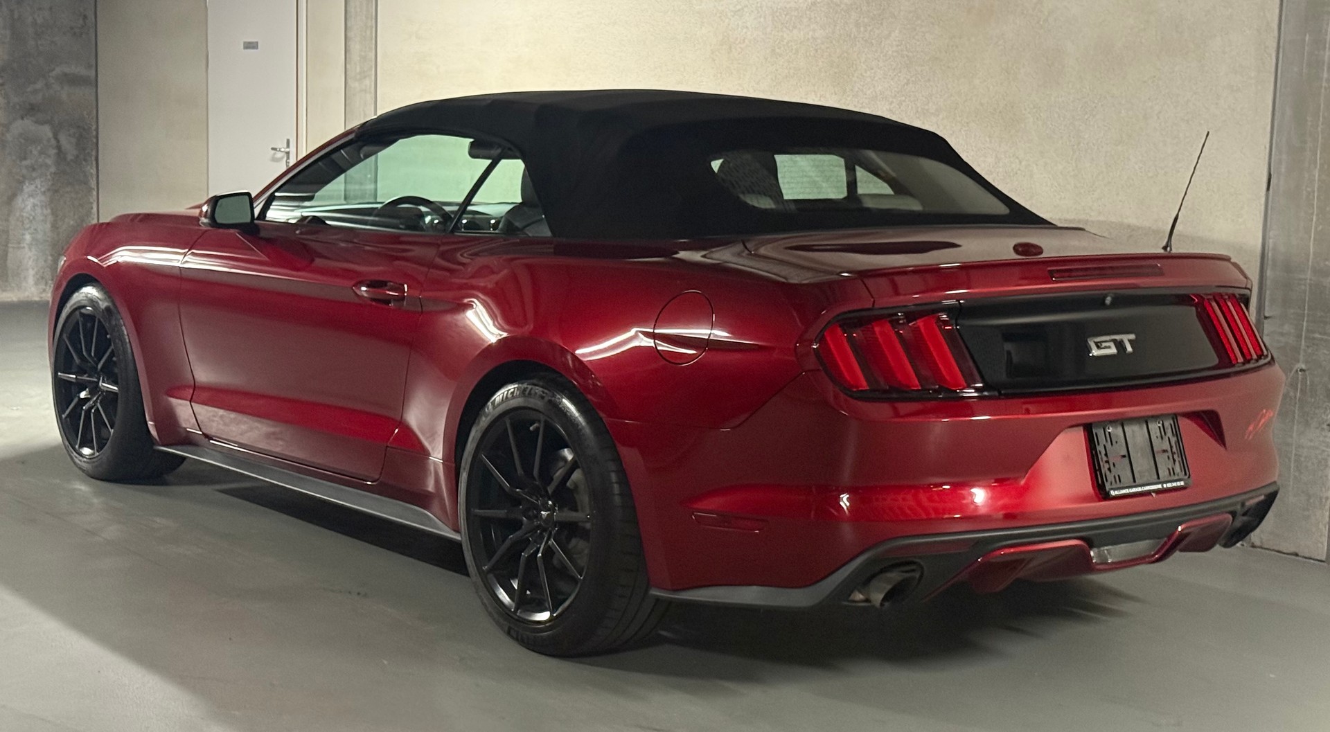 FORD Mustang Convertible 2.3 Automat-showroom-element-3