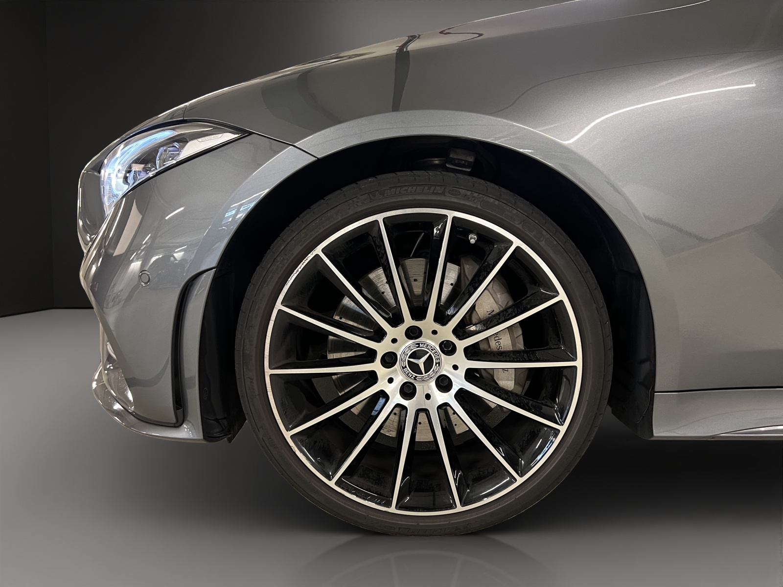 MERCEDES-BENZ CLS 400 d 4Matic AMG Line 9G-Tronic-image-16