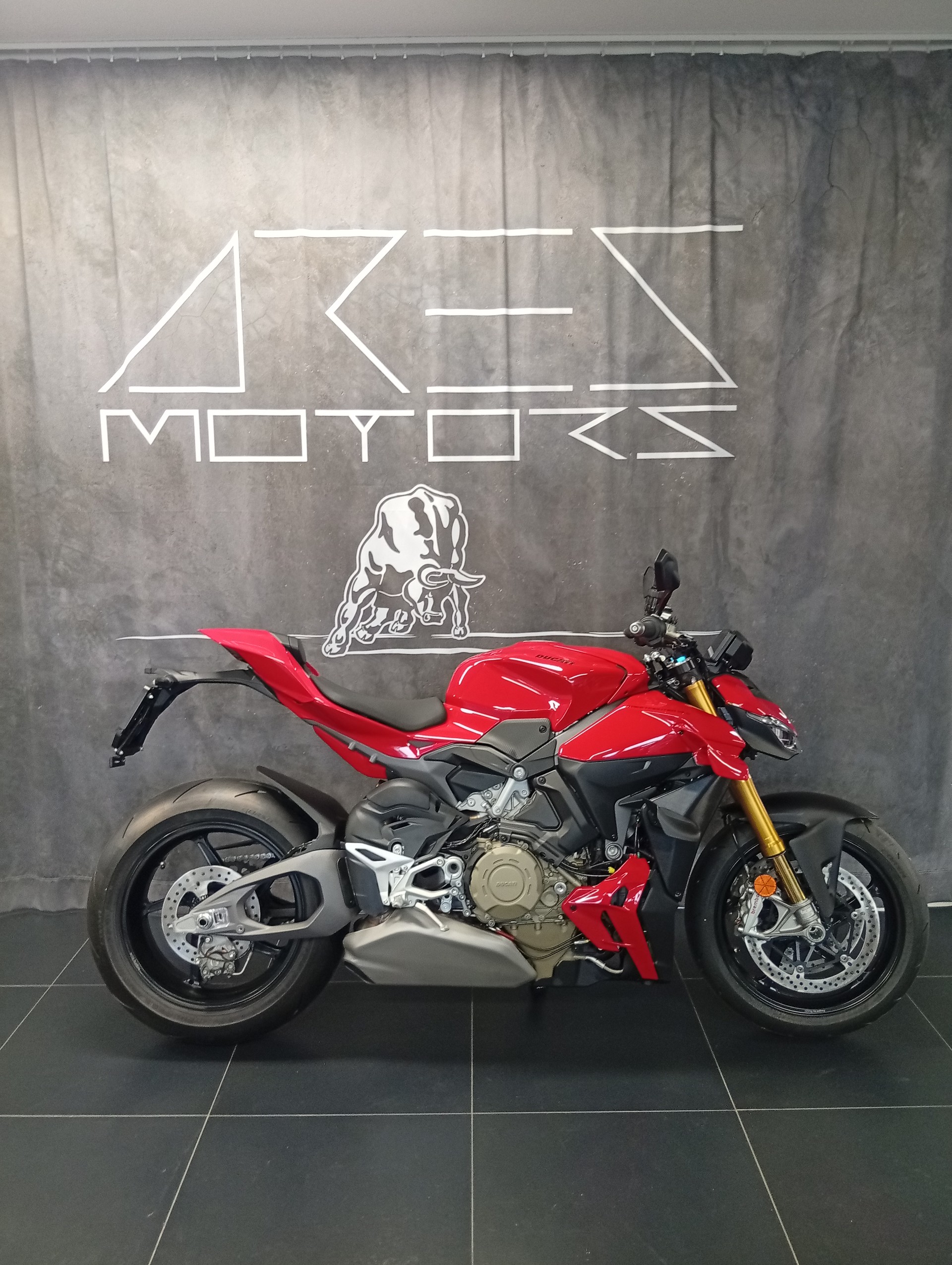 DUCATI Streetfighter V4 S-image-0
