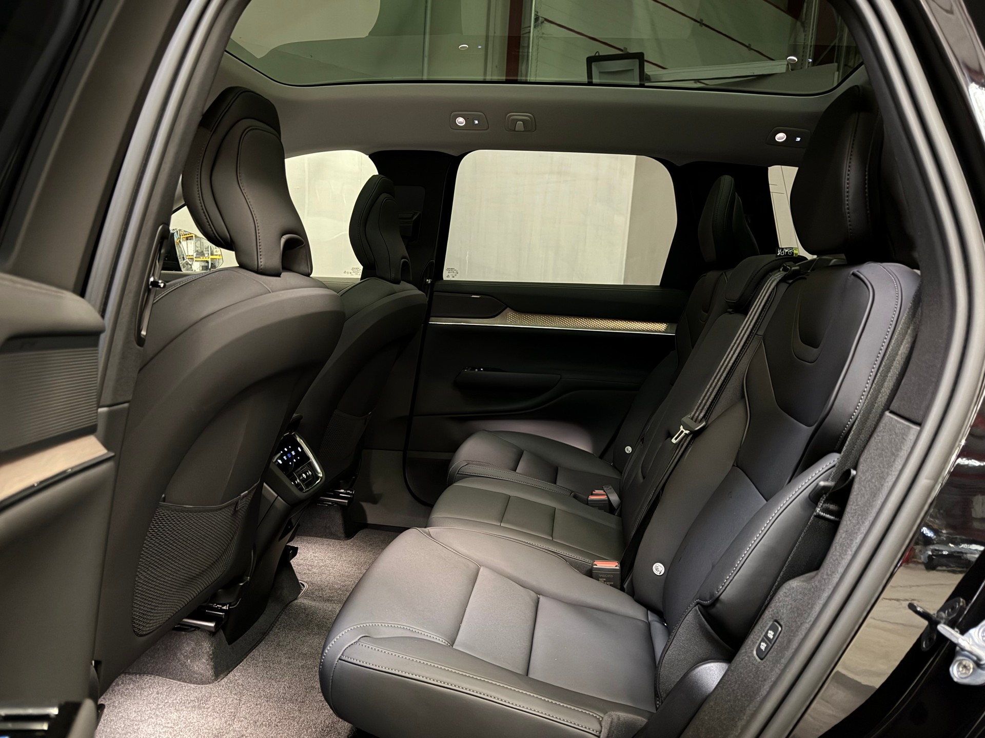 VOLVO EX90 Twin Performance 111 kWh Ultra AWD-image-15