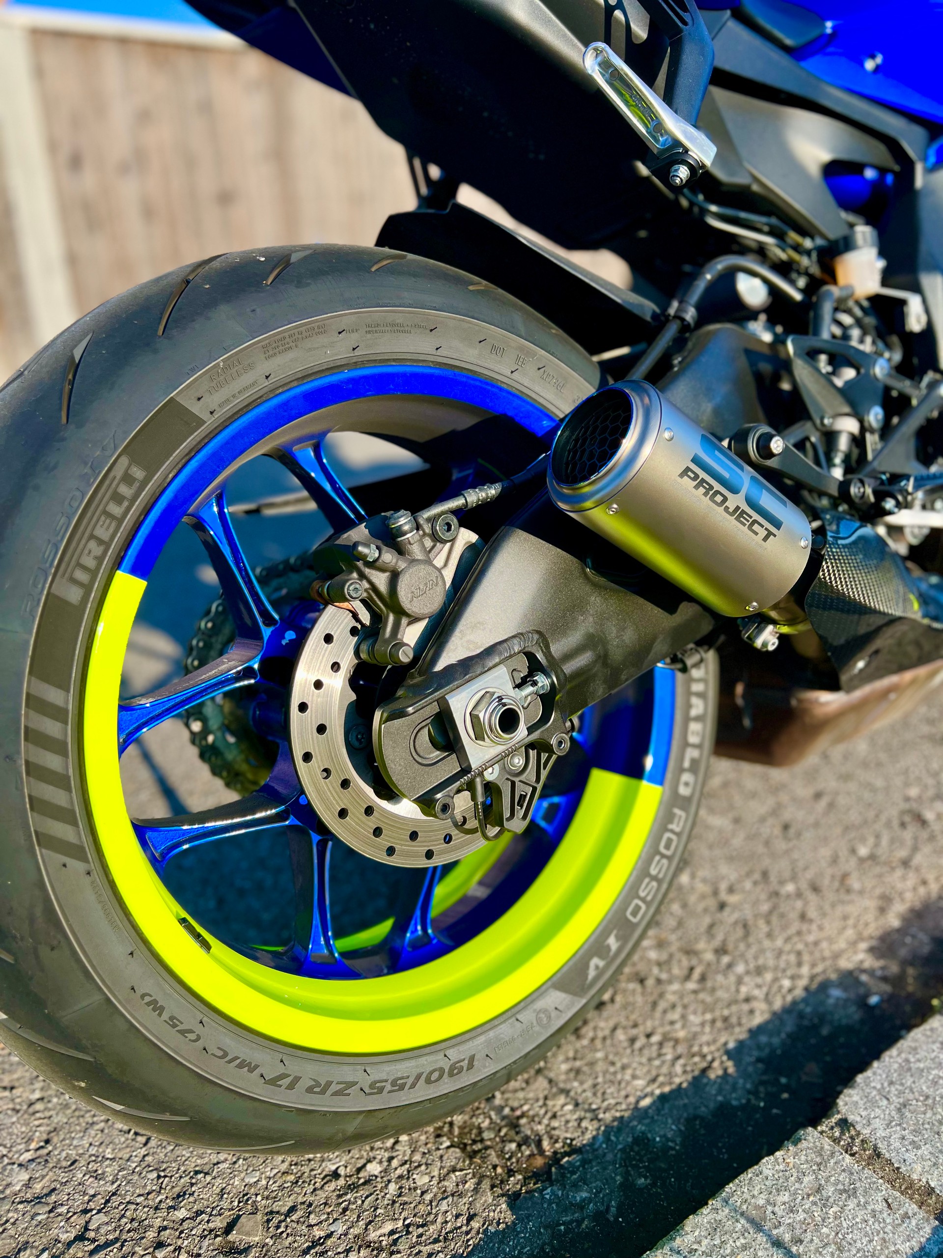 YAMAHA YZF-R1 ABS-image-3