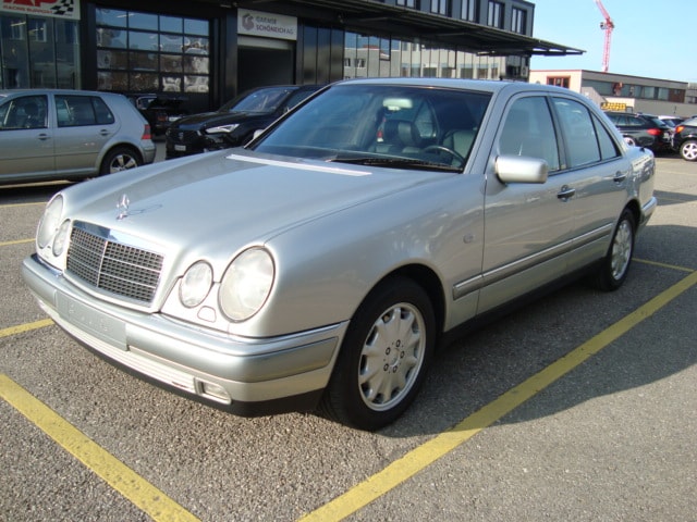 MERCEDES-BENZ E 320 Elégance Automatic