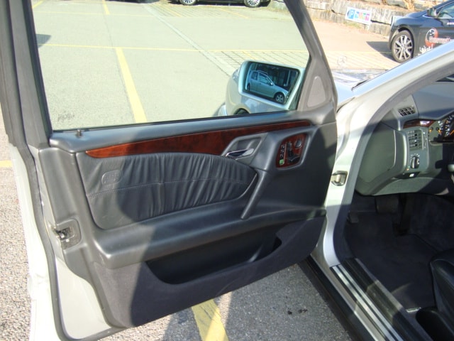 MERCEDES-BENZ E 320 Elégance Automatic-image-8