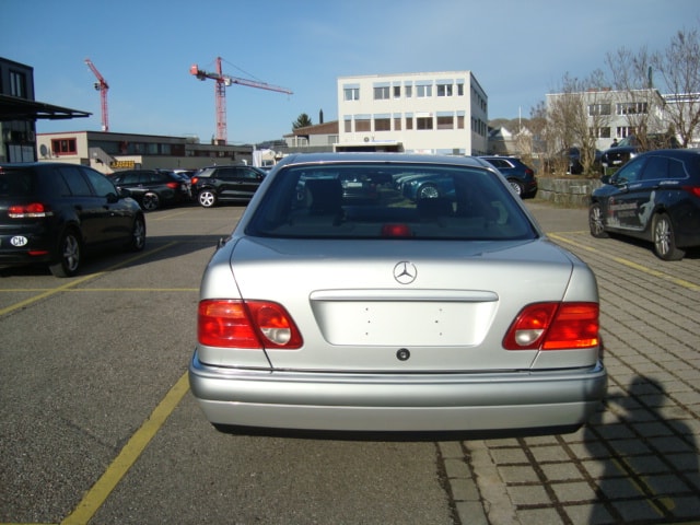 MERCEDES-BENZ E 320 Elégance Automatic-image-3