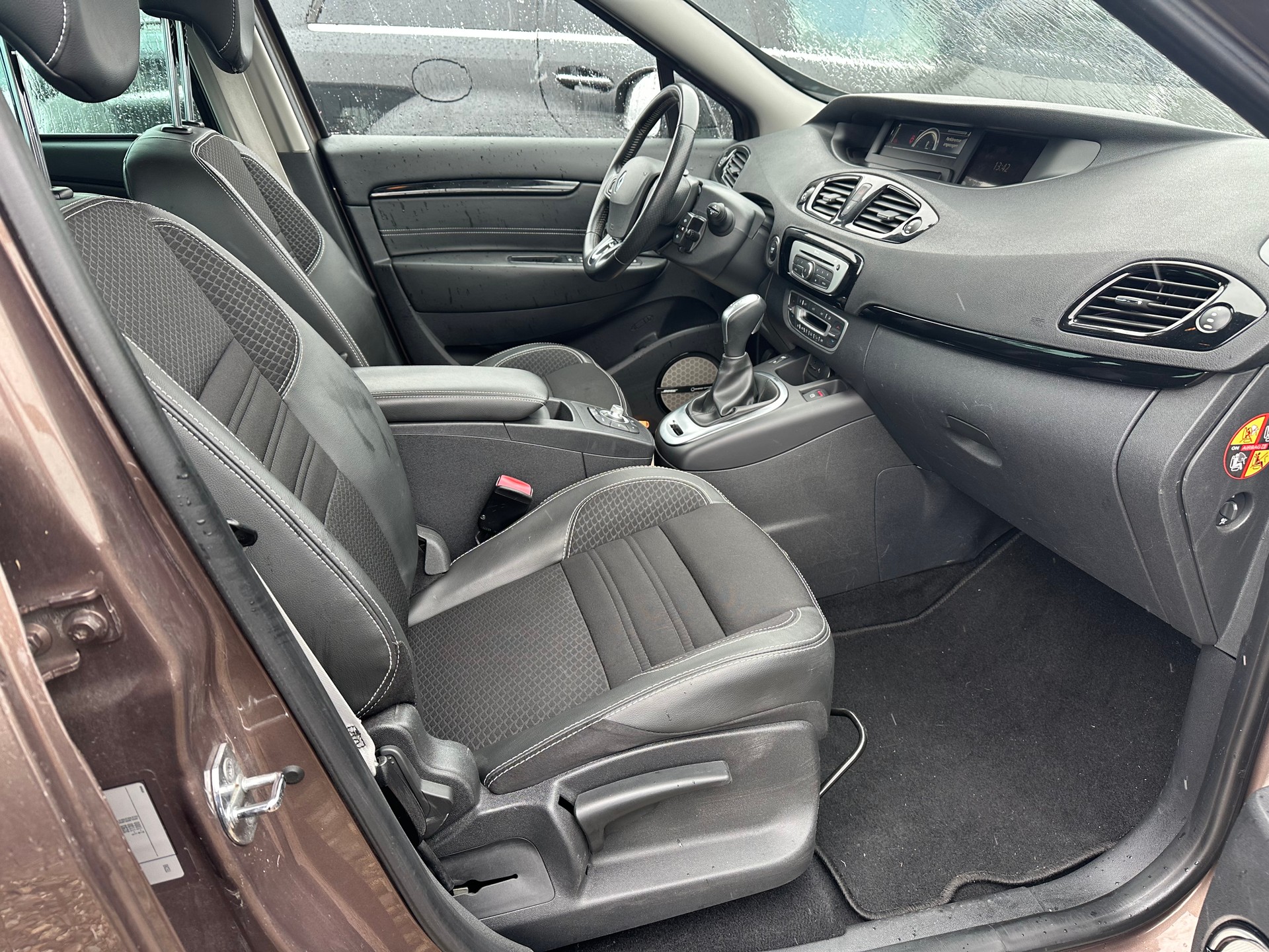 RENAULT Scénic 1.5 dCi Bose EDC-image-13