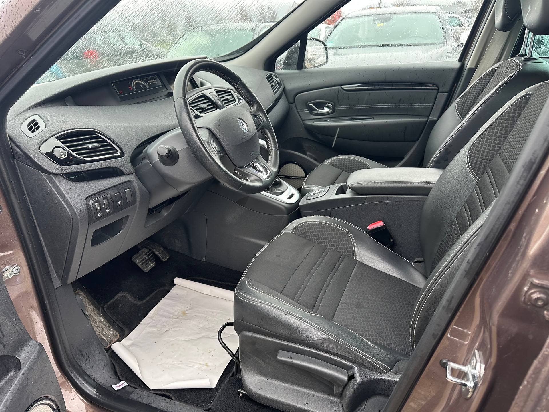 RENAULT Scénic 1.5 dCi Bose EDC-image-14