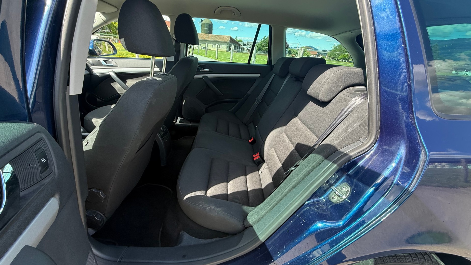 SKODA Octavia Combi 1.4 TSI Elegance DSG-image-11