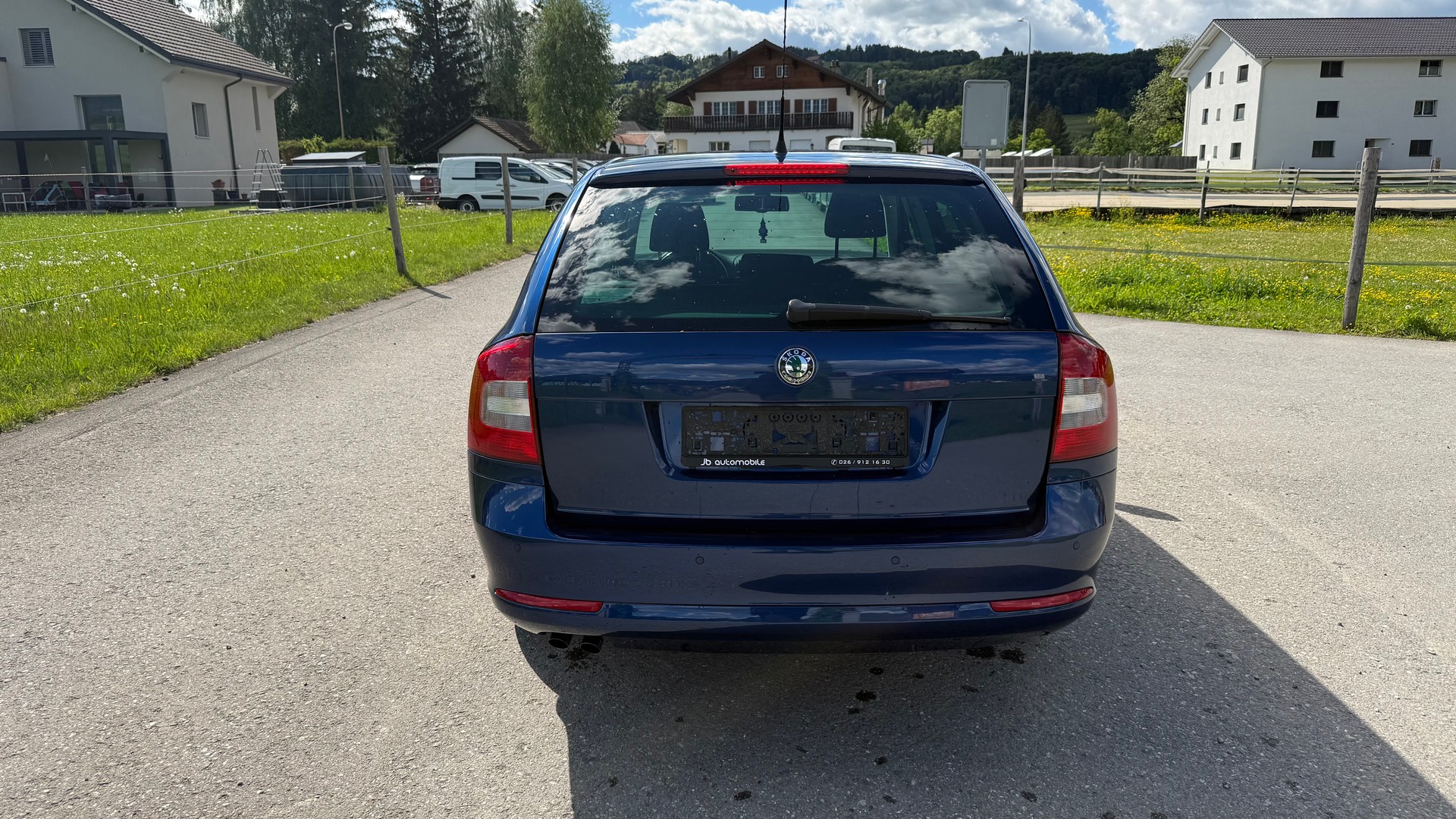 SKODA Octavia Combi 1.4 TSI Elegance DSG-image-5