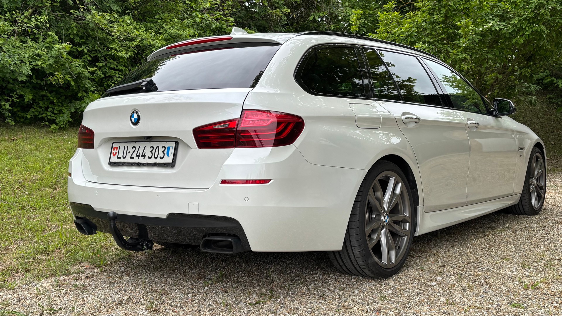 BMW M550d Touring xDrive Steptronic-image-3