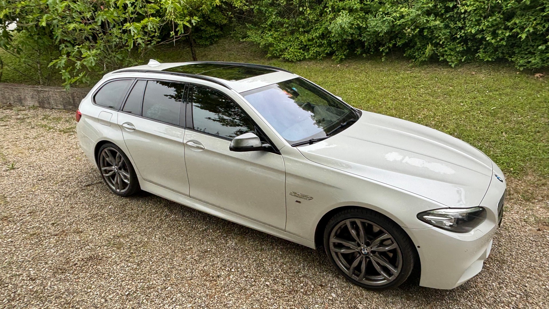 BMW M550d Touring xDrive Steptronic-image-4