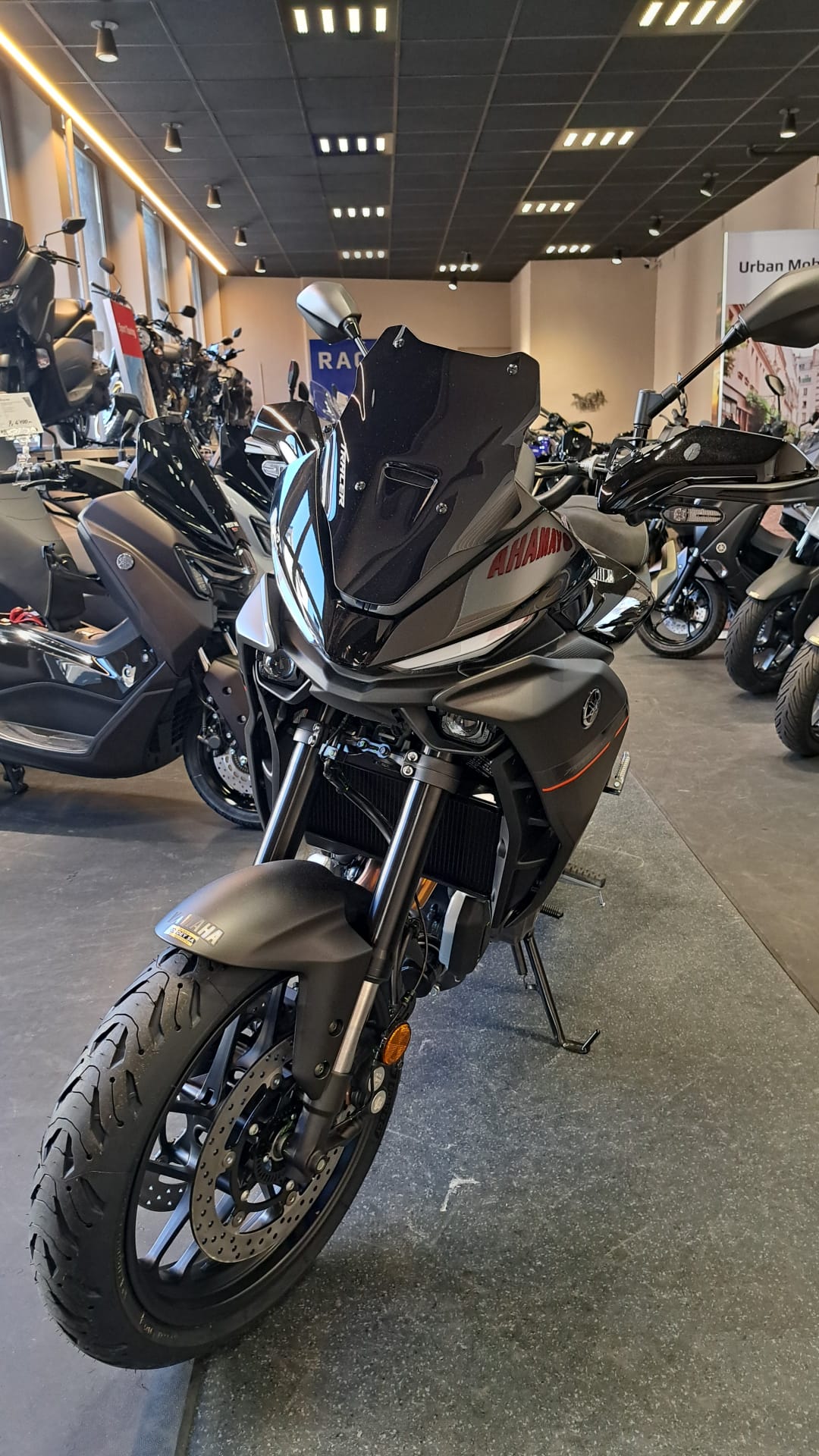 YAMAHA Tracer 7 (35kW)-showroom-element-1
