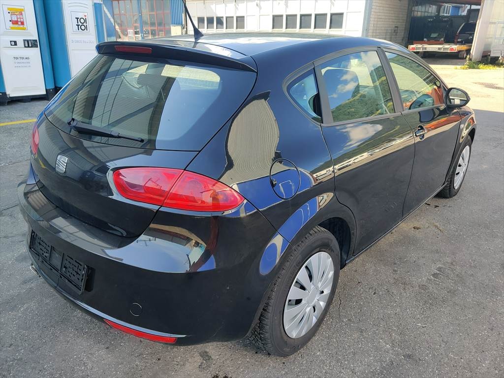 SEAT Leon 1.6 TDI COPA Reference-image-4