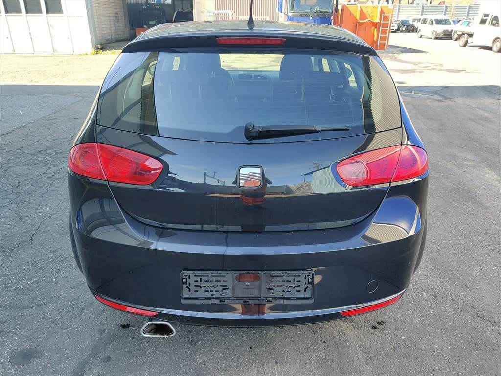 SEAT Leon 1.6 TDI COPA Reference-image-3