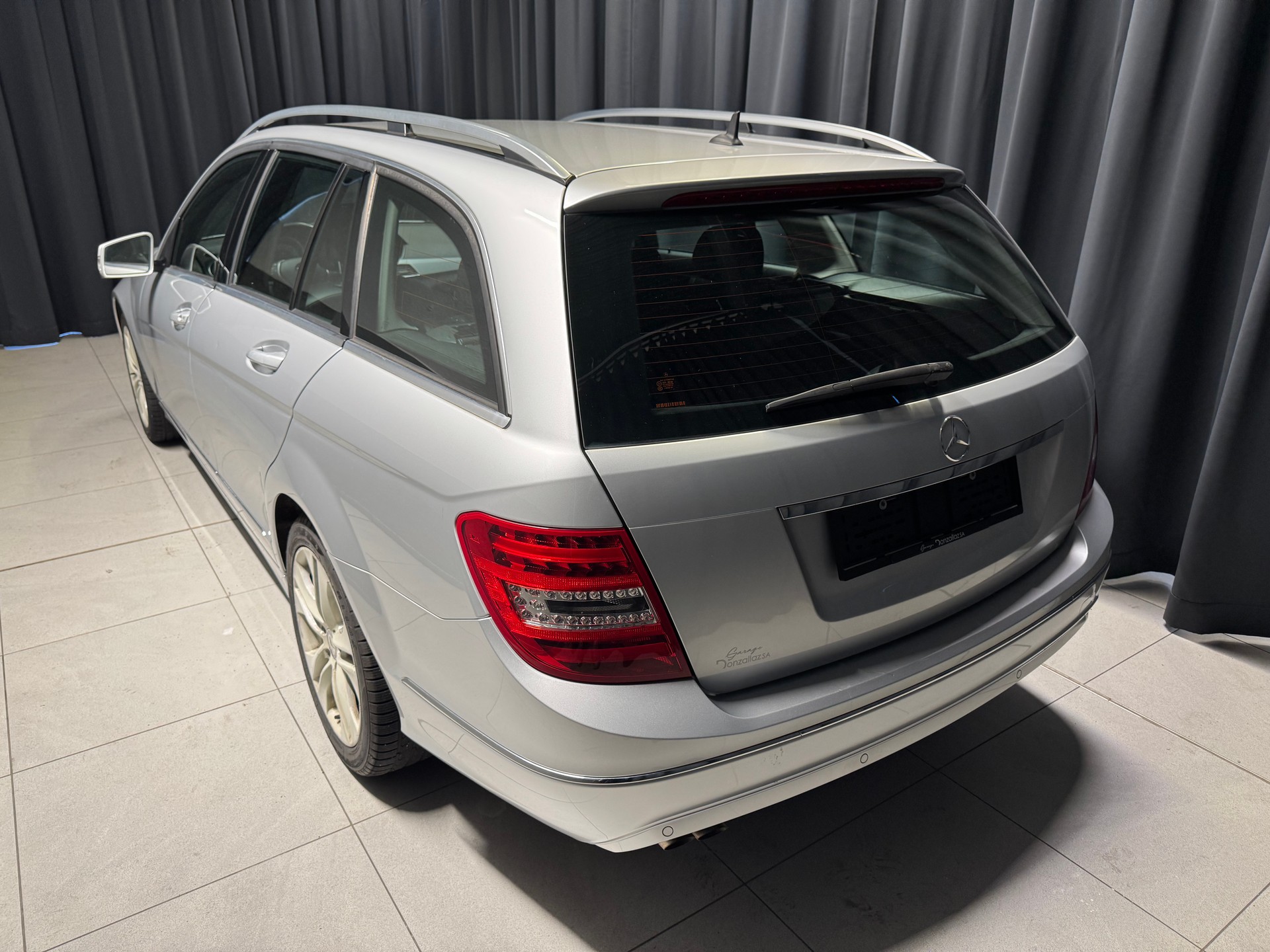MERCEDES-BENZ C 180 Avantgarde (14)-showroom-element-3