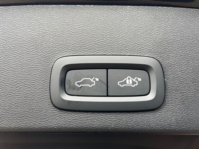 VOLVO XC40 Black Edition PLUS DCT-image-20