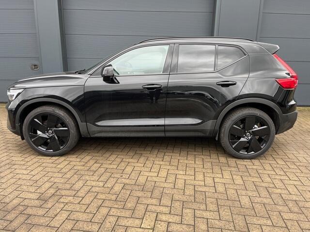VOLVO XC40 Black Edition PLUS DCT-image-4