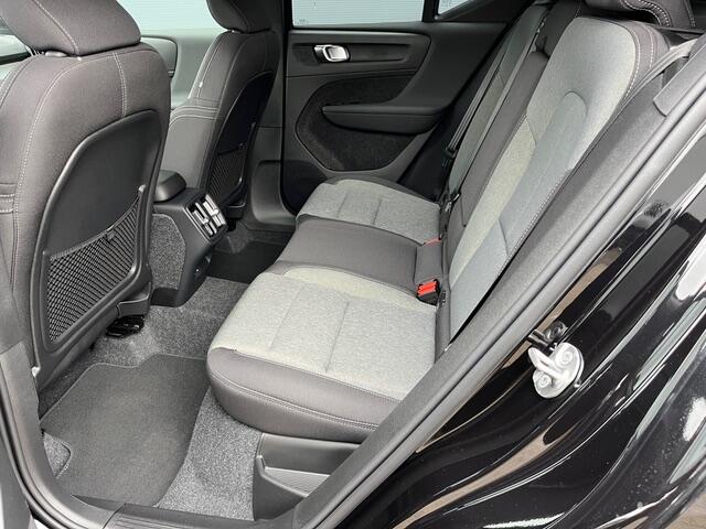 VOLVO XC40 Black Edition PLUS DCT-image-7