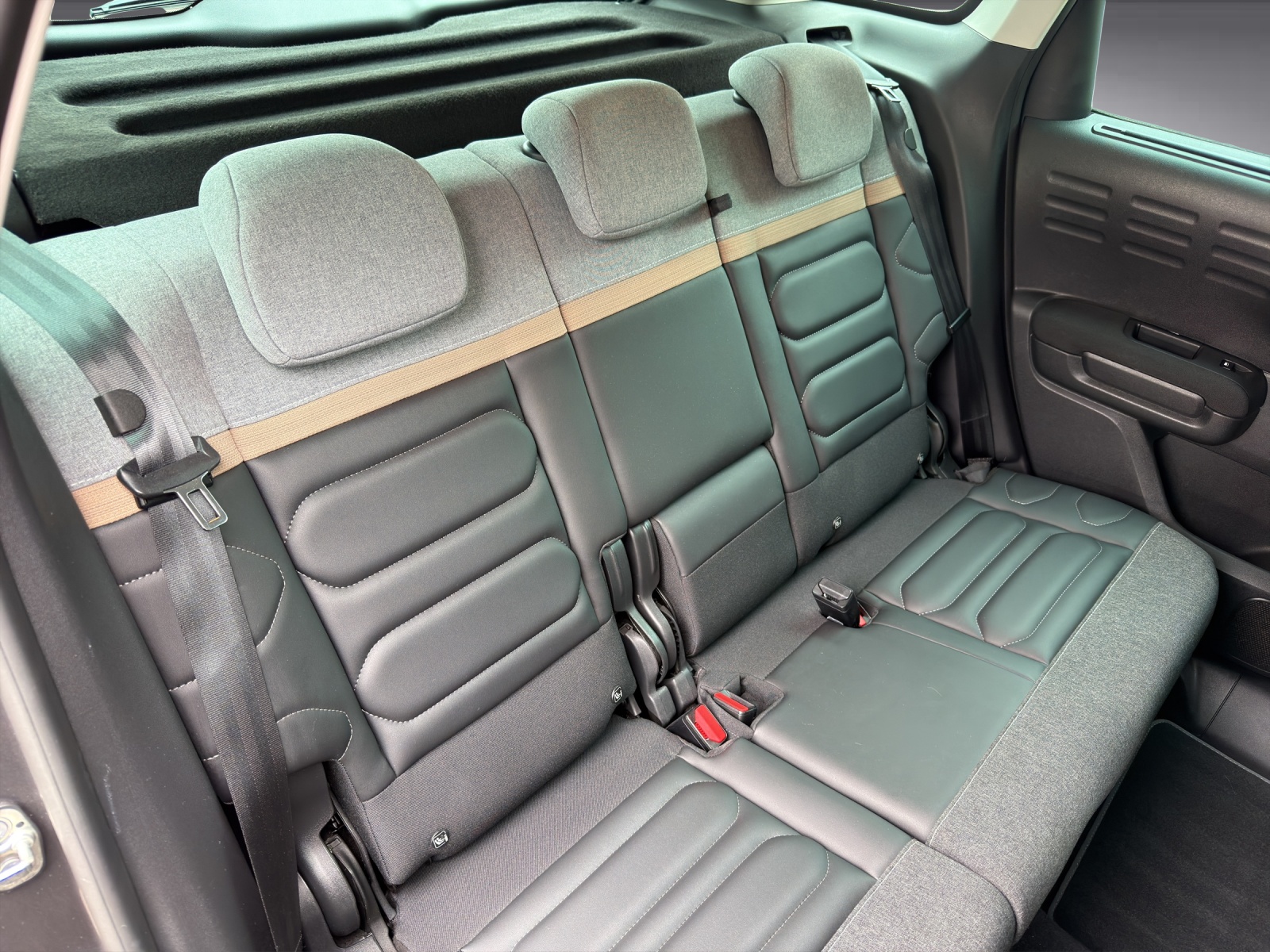 CITROEN C3 Aircross 1.2 PureTech 130 Shine-image-14