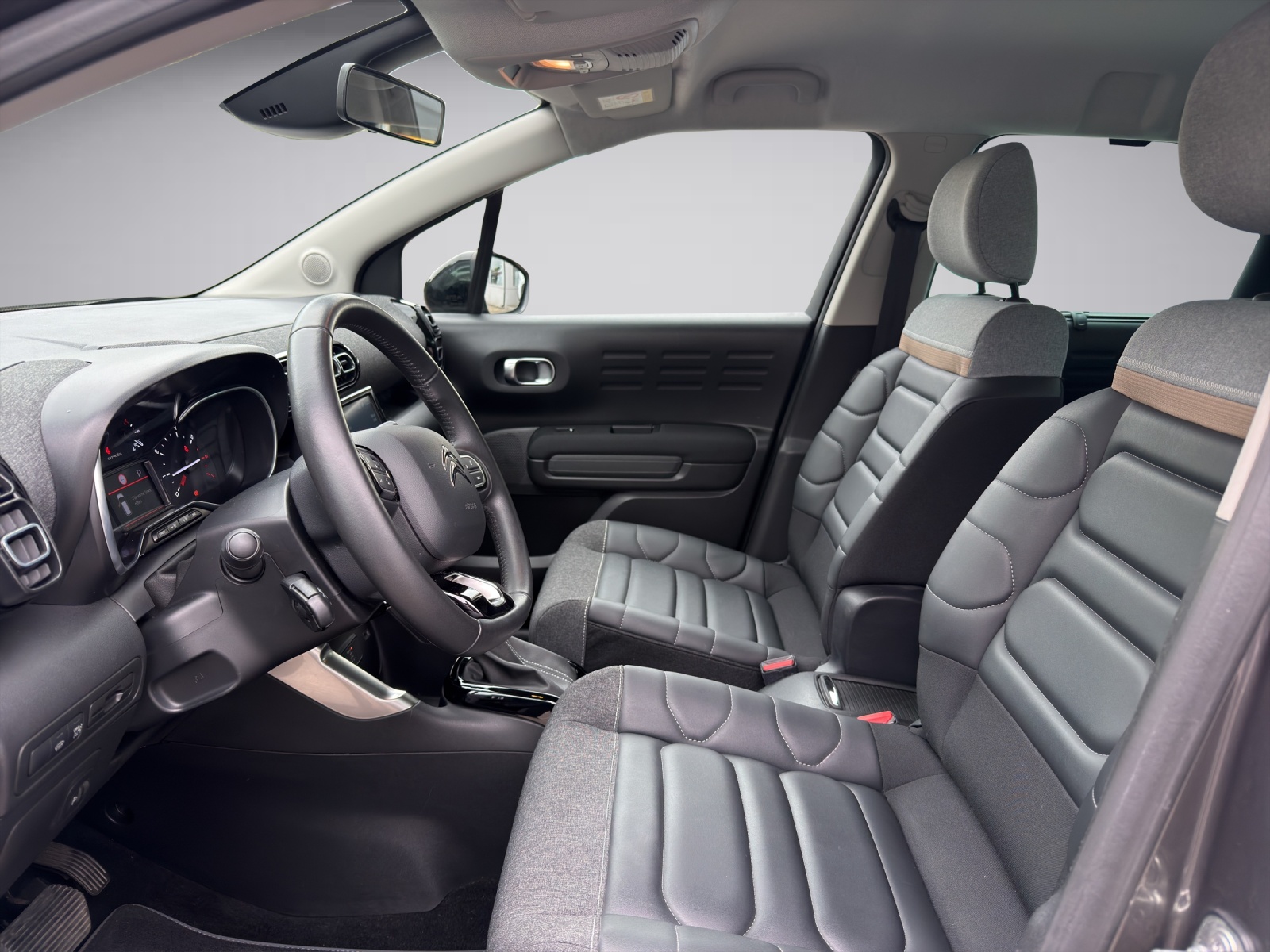 CITROEN C3 Aircross 1.2 PureTech 130 Shine-image-8