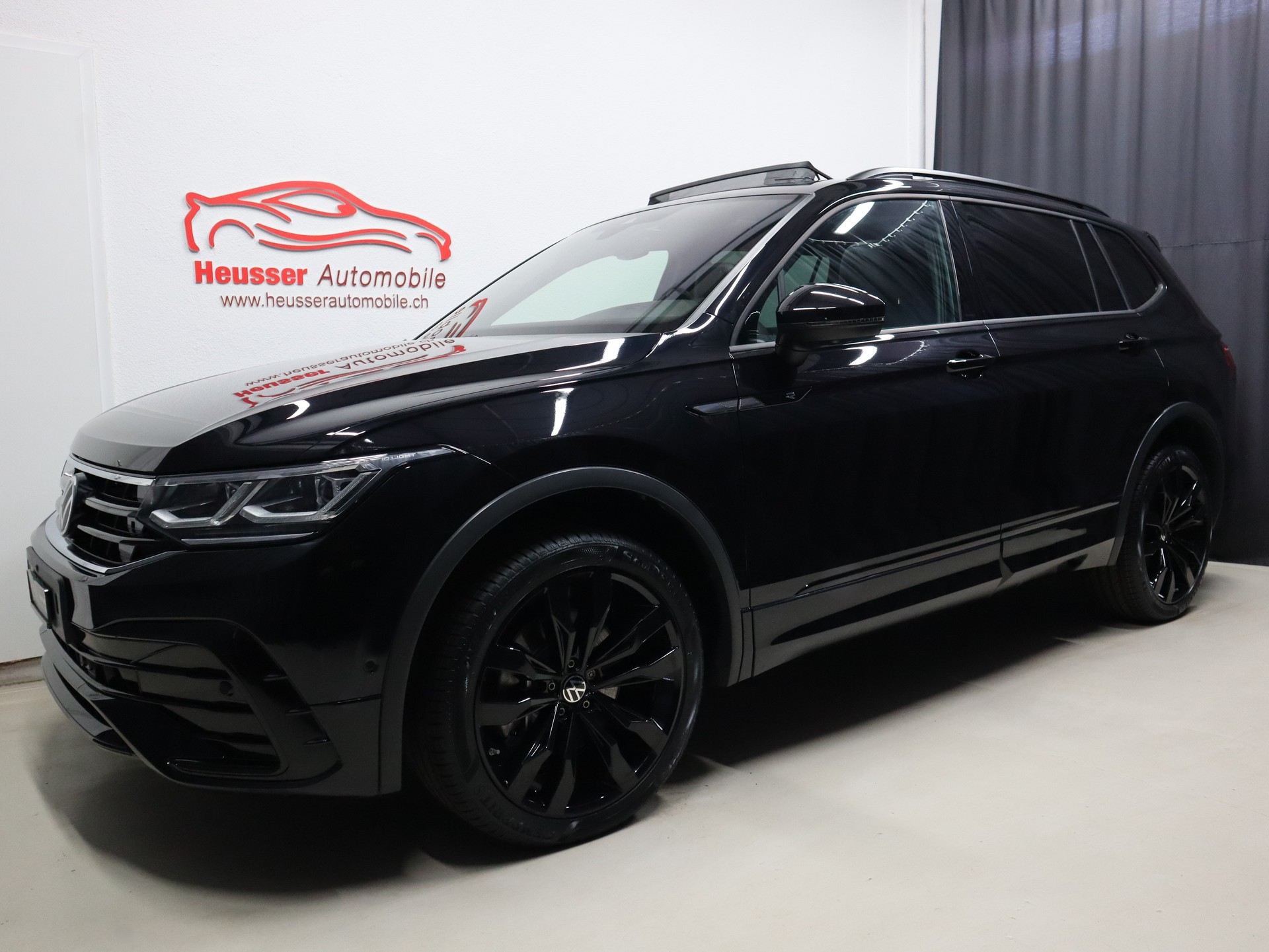 VW Tiguan Allspace 2.0 TDI 4Motion DSG - R-Line - Black Style - 7 Sitzplätze - Panorama - Leder - Head-Up - 360° Kamera - 200 PS-image-1