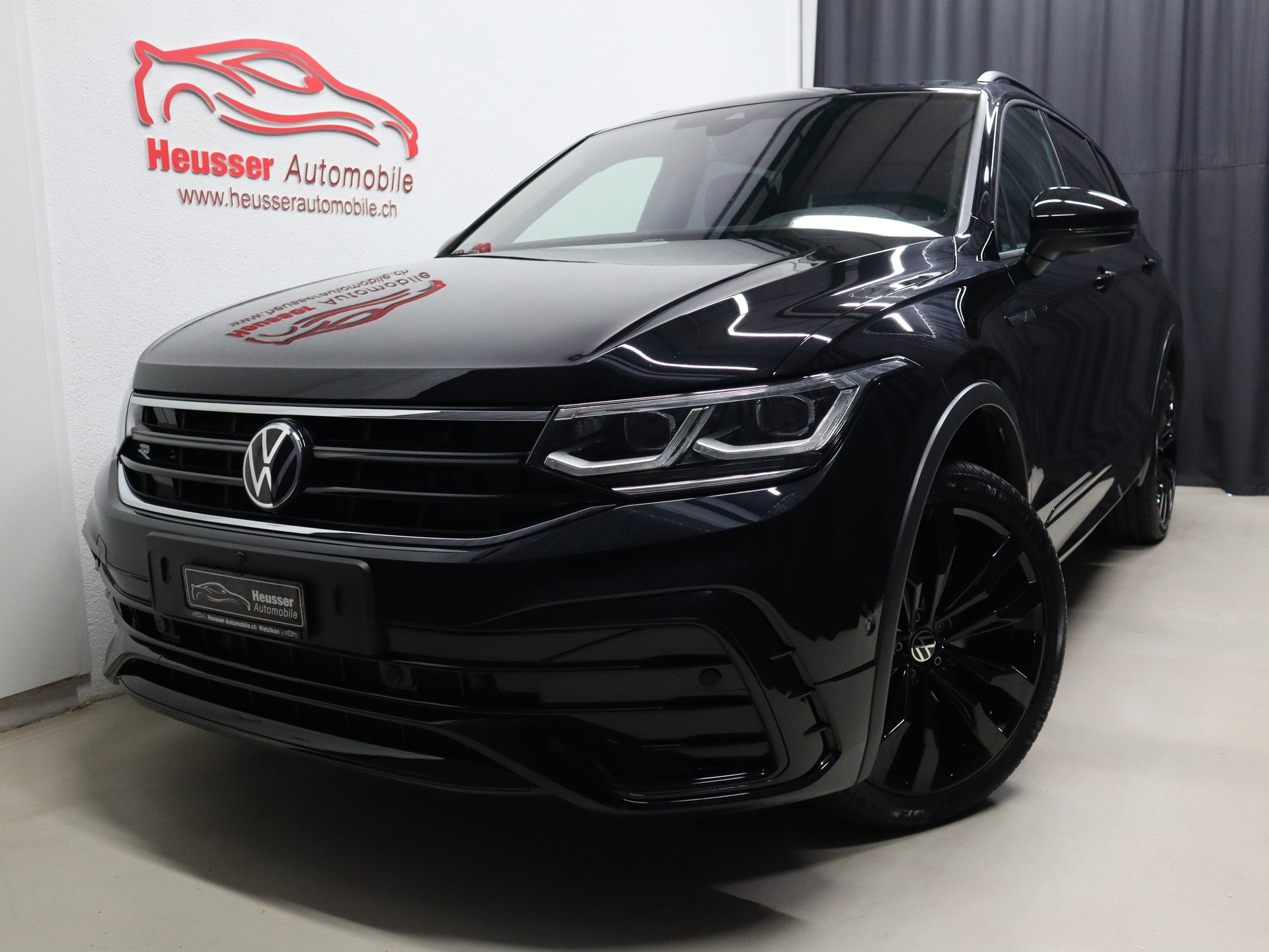 VW Tiguan Allspace 2.0 TDI 4Motion DSG - R-Line - Black Style - 7 Sitzplätze - Panorama - Leder - Head-Up - 360° Kamera - 200 PS-image-0