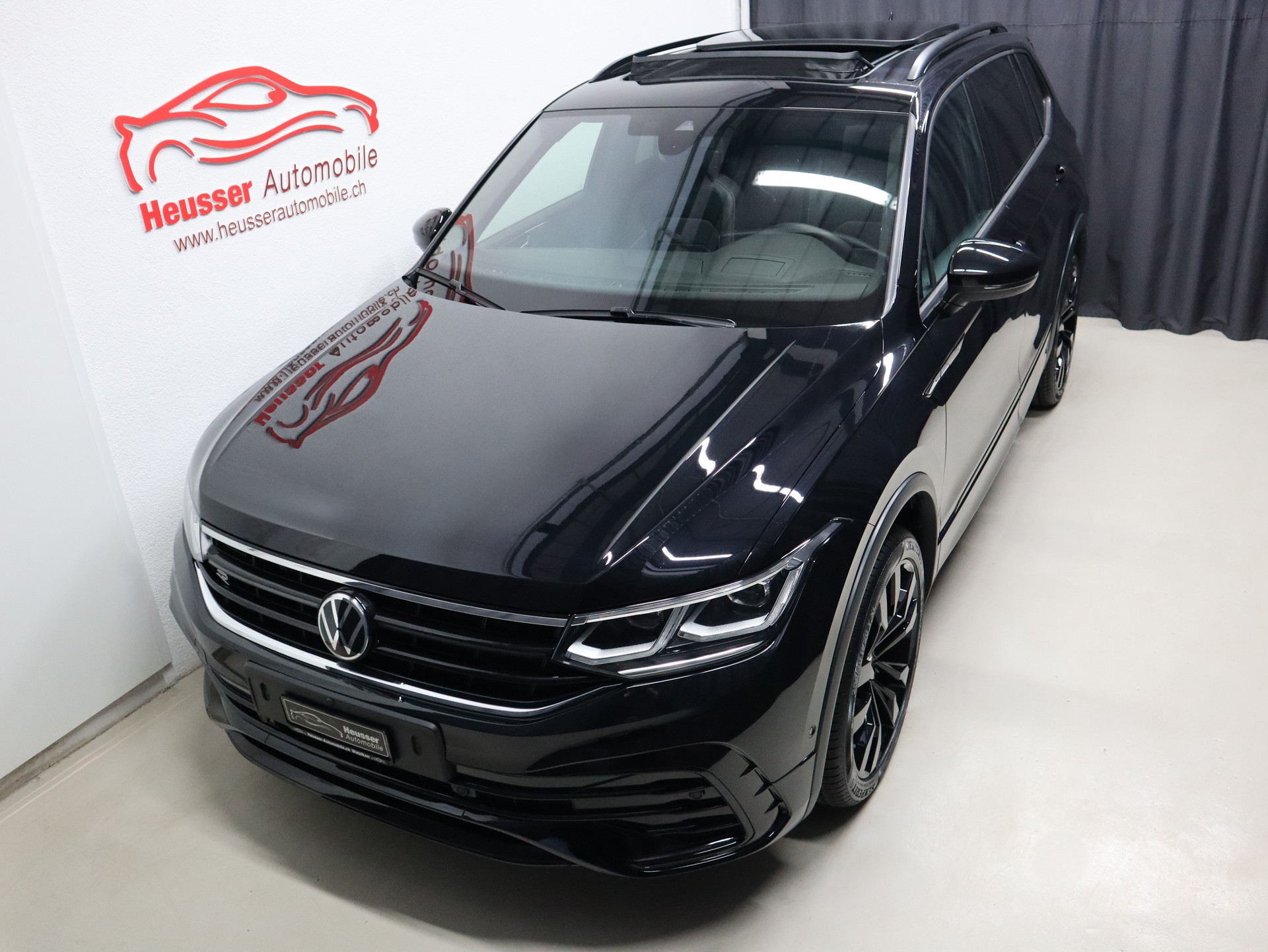 VW Tiguan Allspace 2.0 TDI 4Motion DSG - R-Line - Black Style - 7 Sitzplätze - Panorama - Leder - Head-Up - 360° Kamera - 200 PS-image-2