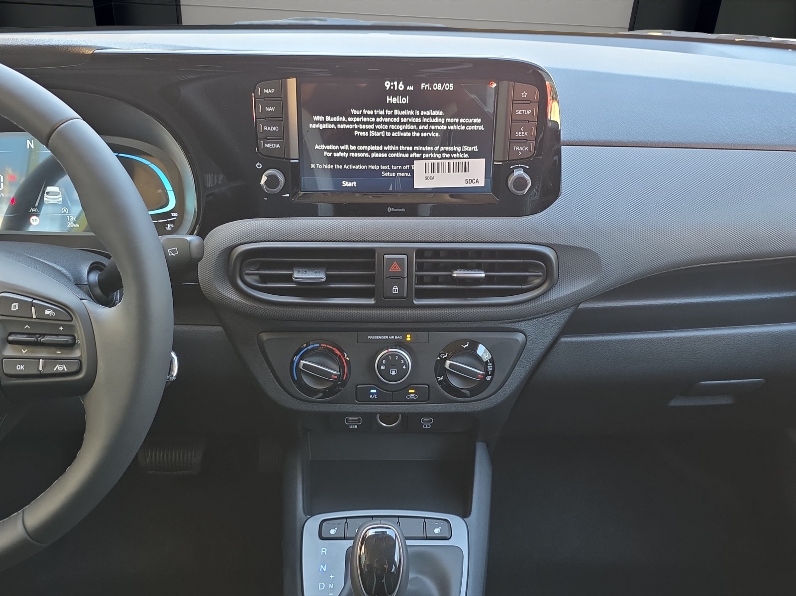 HYUNDAI i10 1.2 Amplia Aut.-image-8
