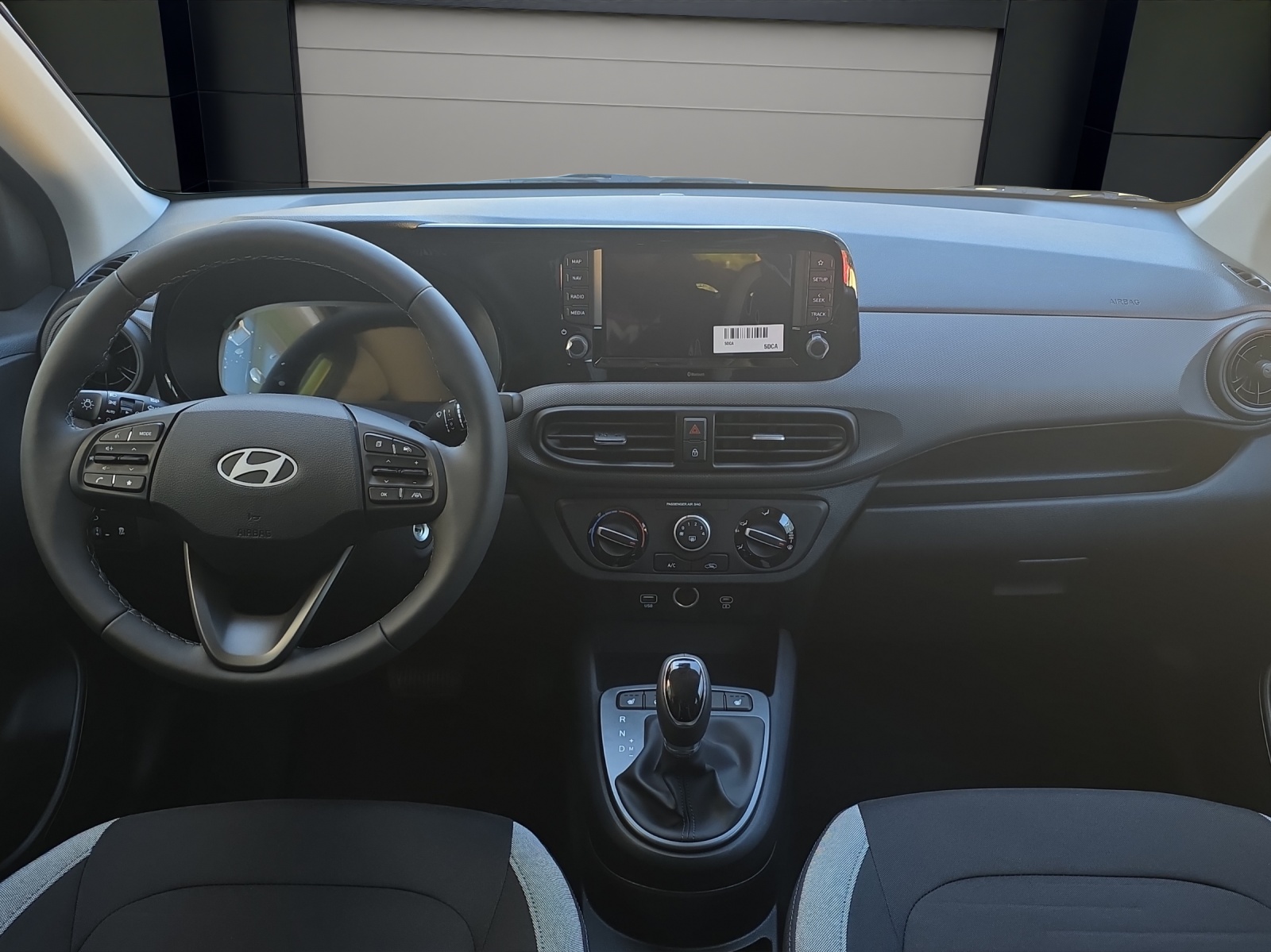 HYUNDAI i10 1.2 Amplia Aut.-image-5