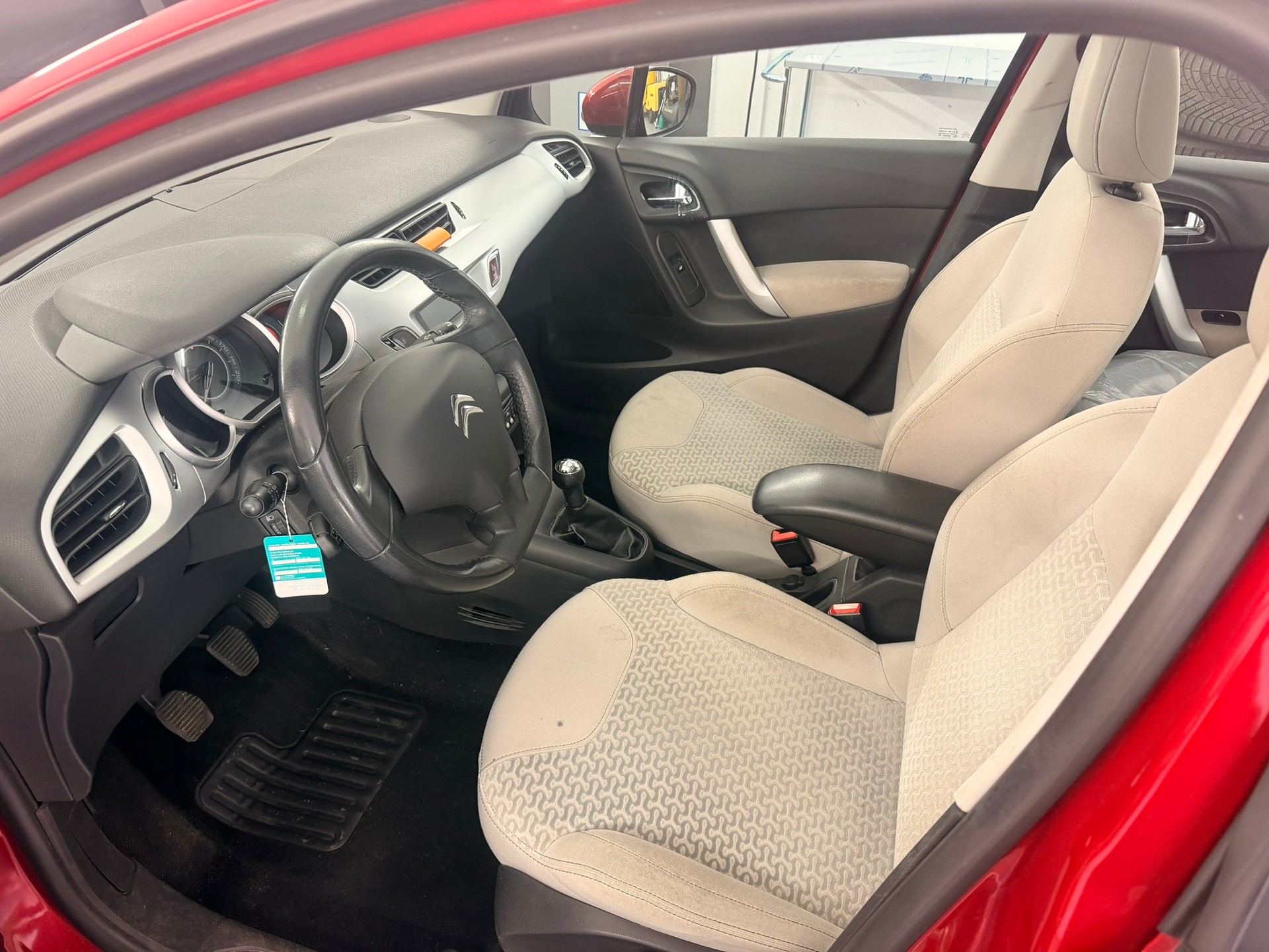 CITROEN C3 1.4i 16V Exclusive-image-7