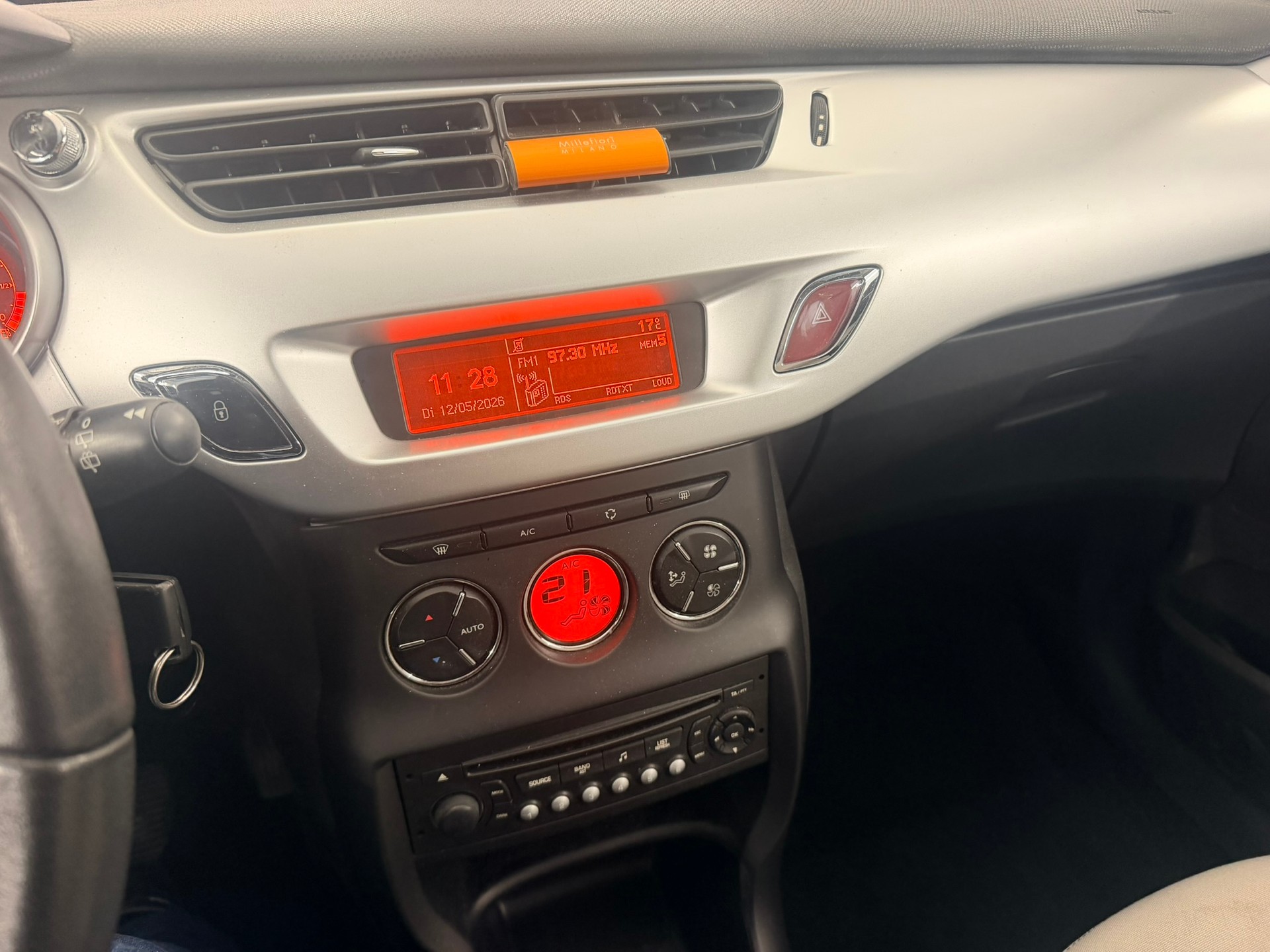 CITROEN C3 1.4i 16V Exclusive-image-11