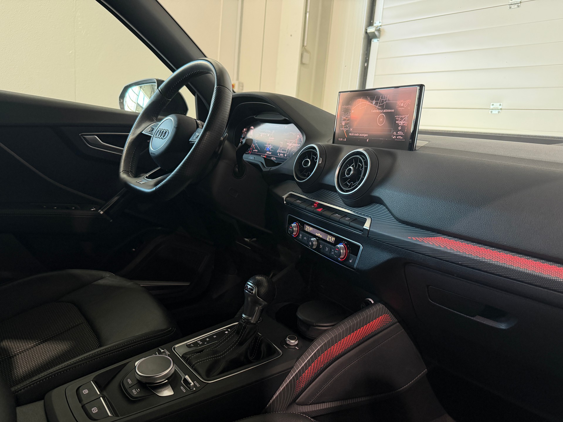 AUDI Q2 1.4 TFSI Edition # 1 S-tronic S-Line (CH)-image-8