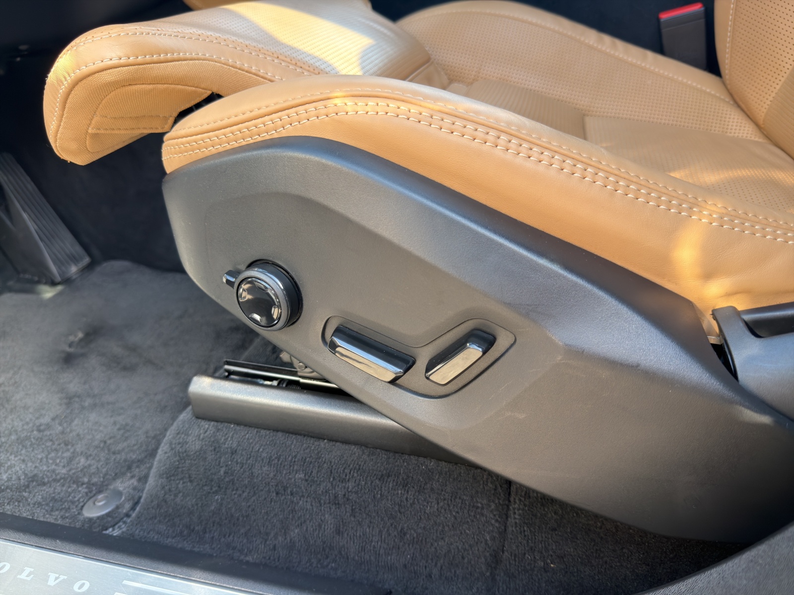 VOLVO XC90 B5 Benzin Mild Hybrid AWD Ultimate Bright Geartronic-image-19