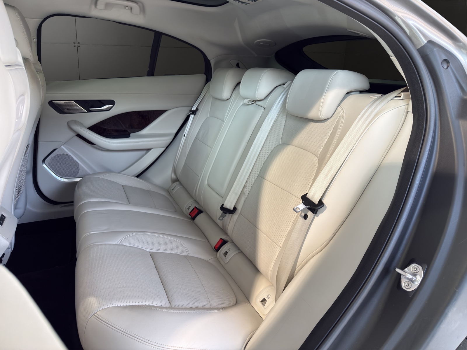 JAGUAR I-Pace EV400 HSE AWD-image-11
