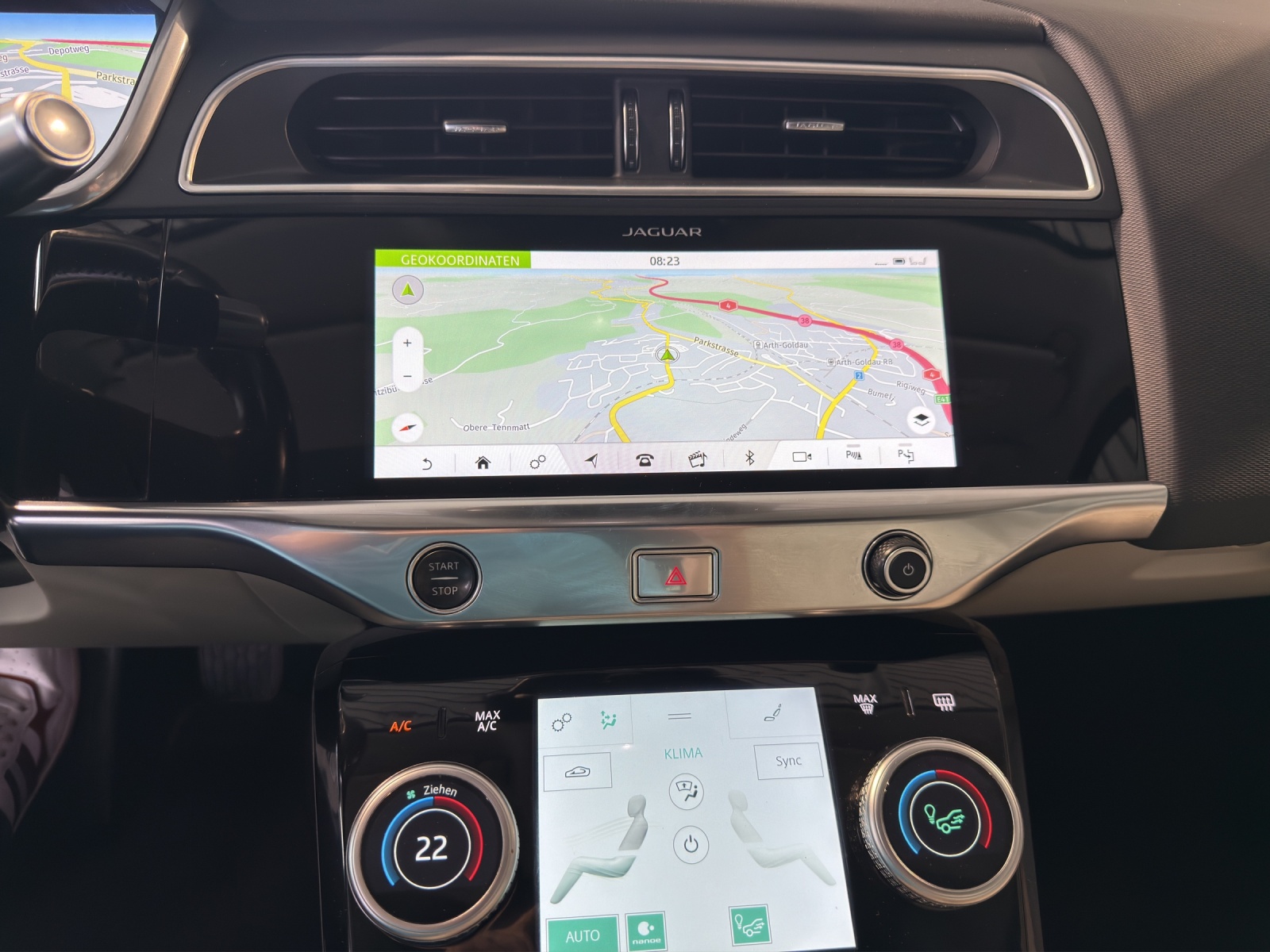 JAGUAR I-Pace EV400 HSE AWD-image-14