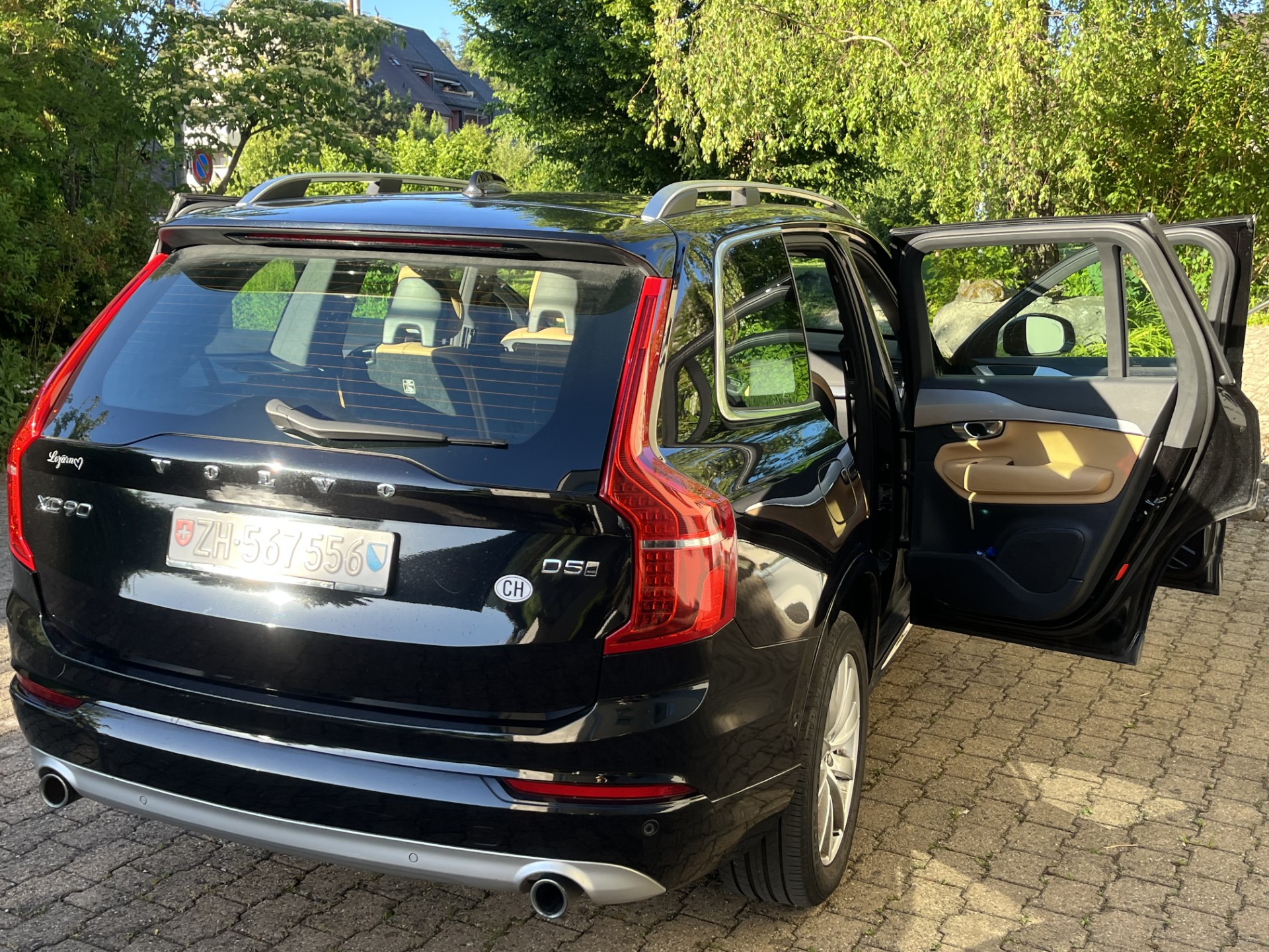 VOLVO 2.0 D5 Momentum 7P. AWD-image-5