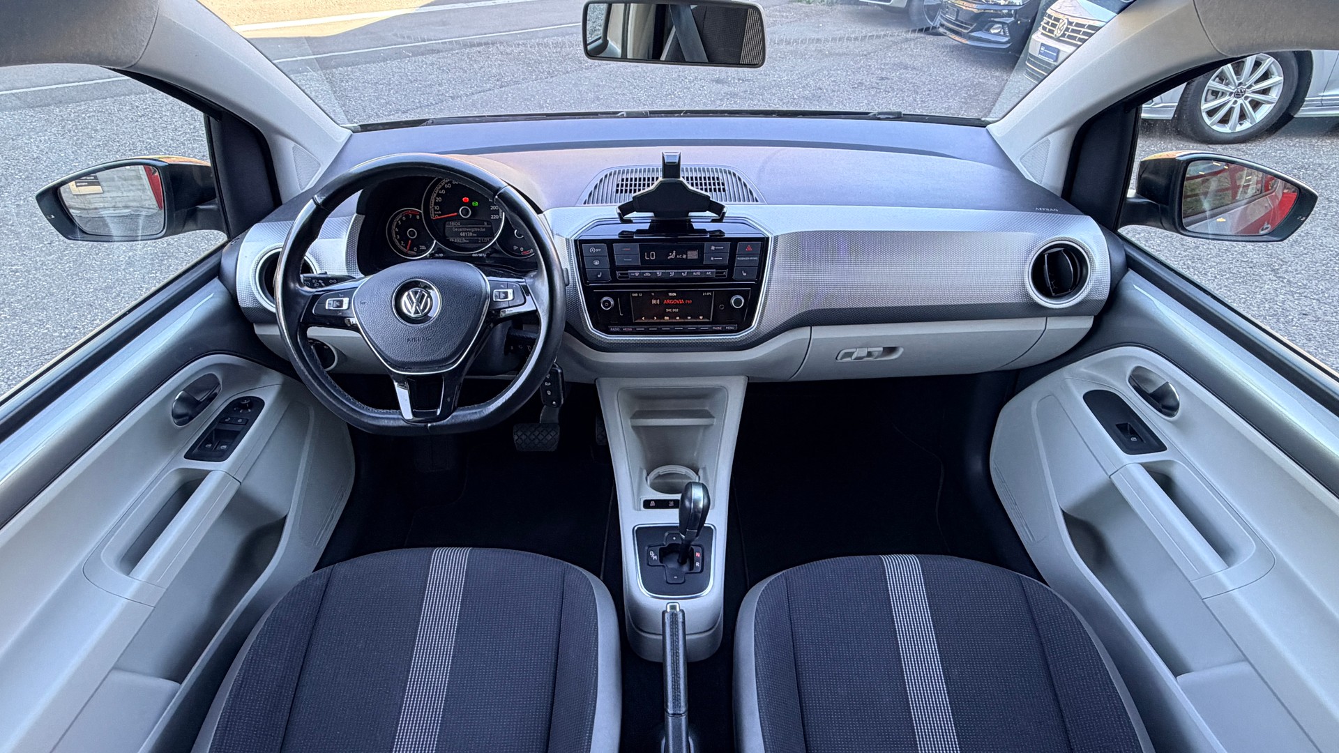 VW Up 1.0 BMT high up ASG-image-12