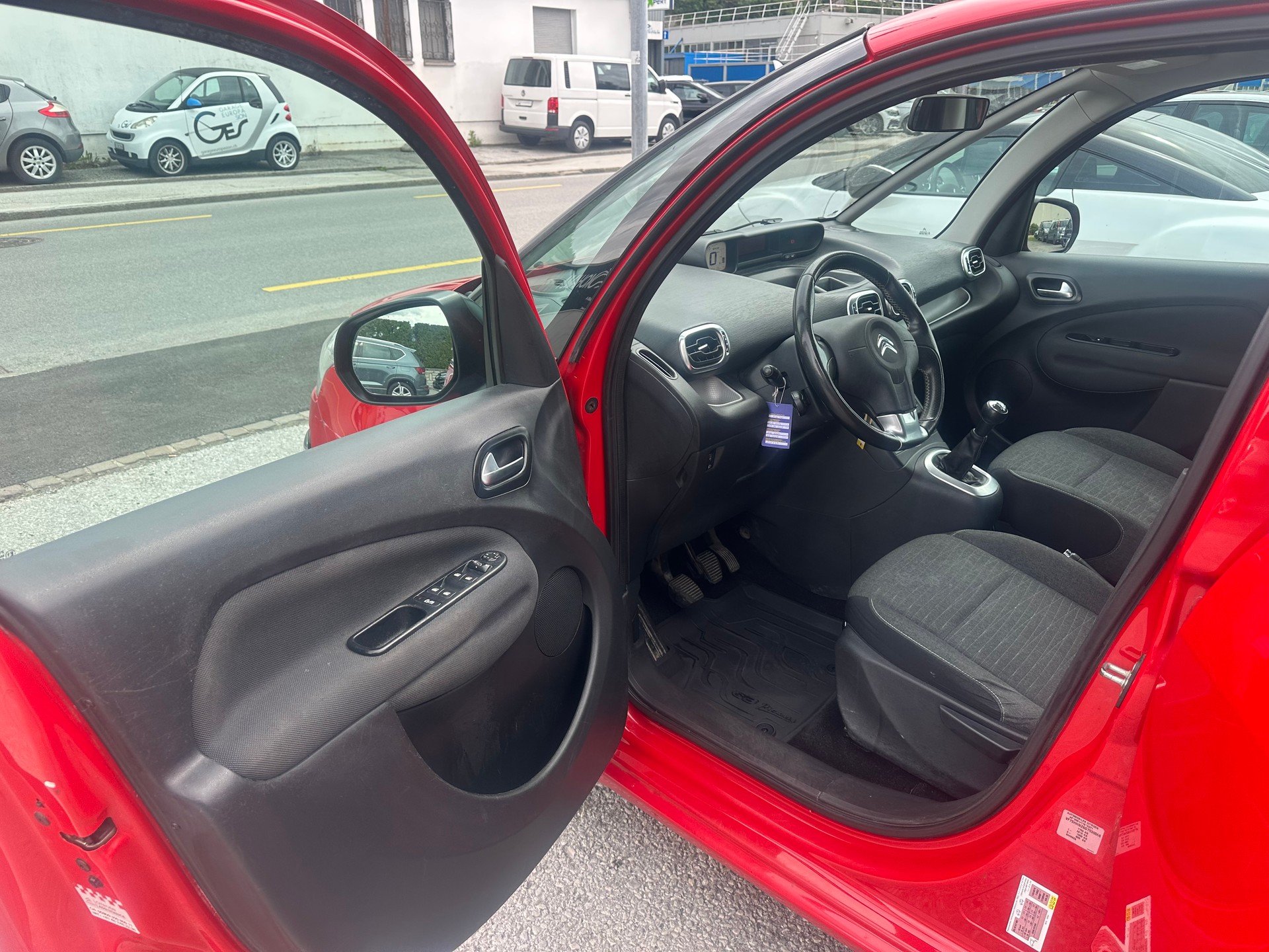 CITROEN C3 Picasso 1.2 Pure Tech Attraction-image-7