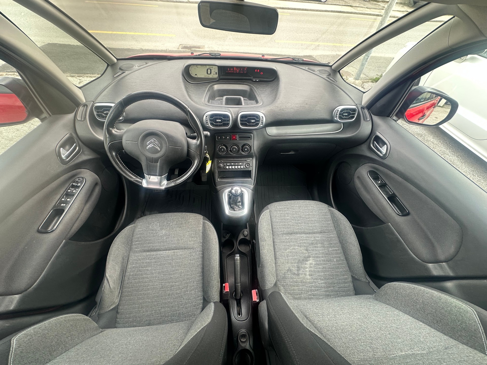 CITROEN C3 Picasso 1.2 Pure Tech Attraction-image-6