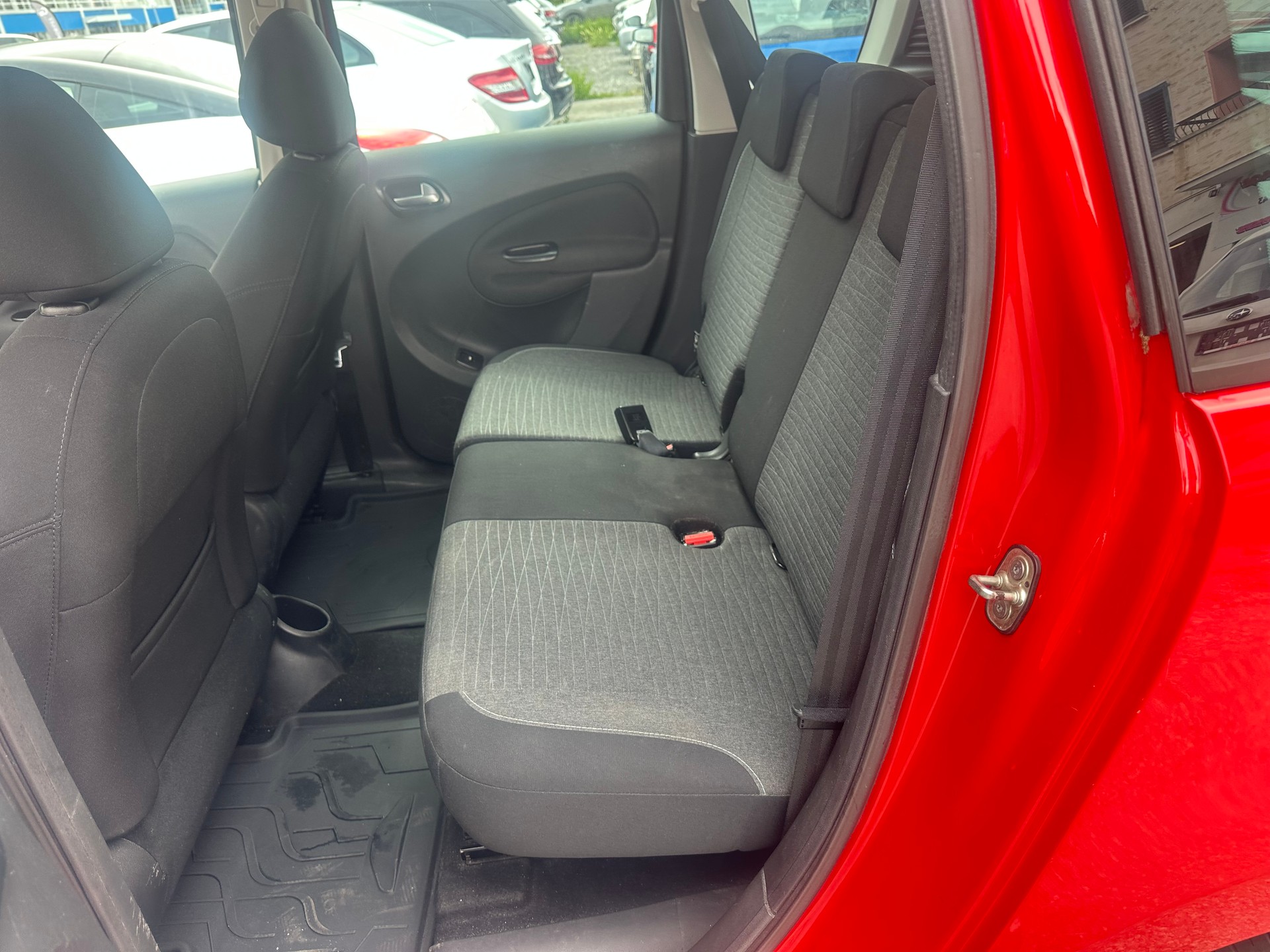 CITROEN C3 Picasso 1.2 Pure Tech Attraction-image-10