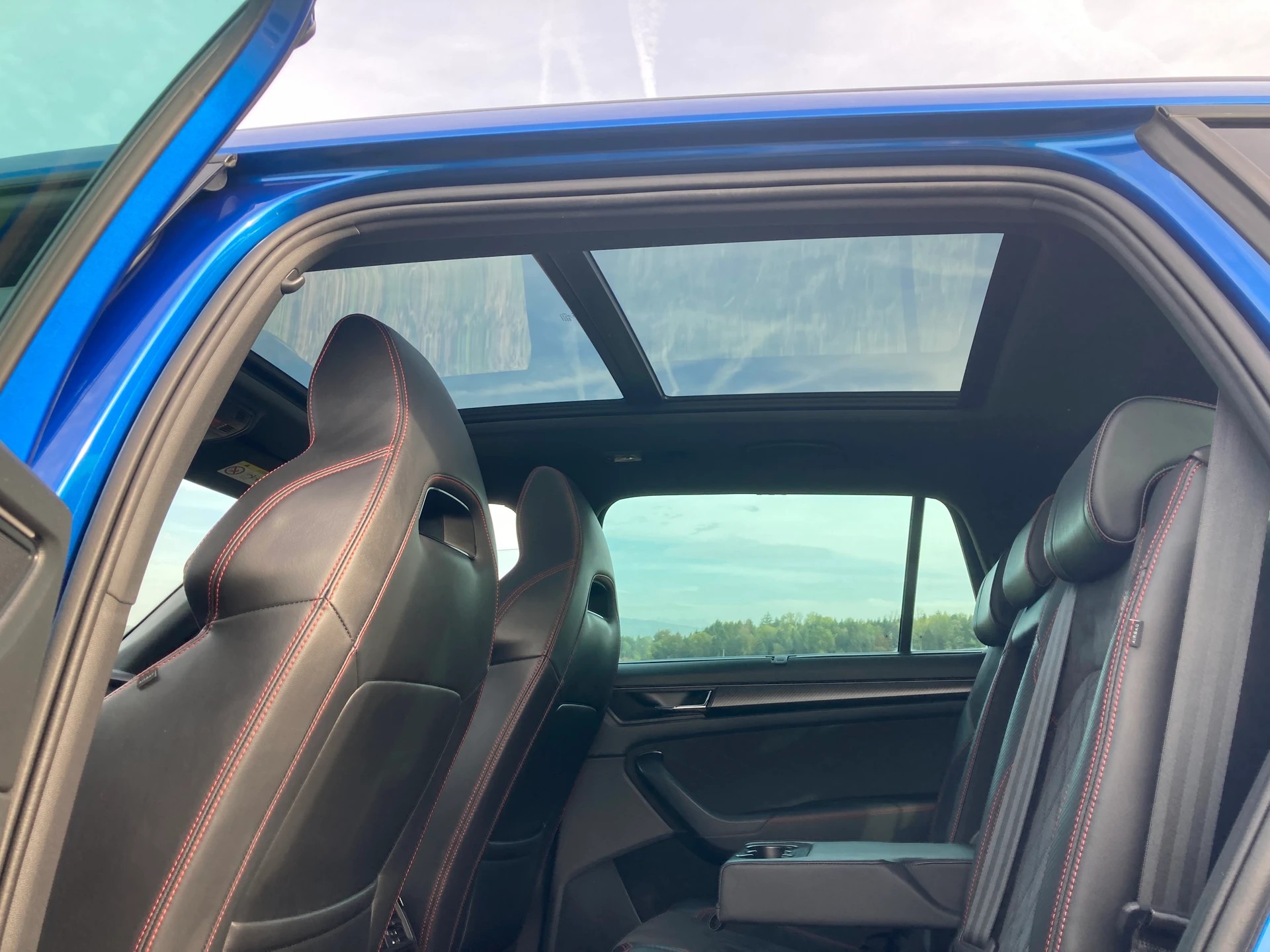 SKODA Kodiaq 2.0 Bi-TDI SCR RS 4x4 DSG 7 Sitzer-image-8