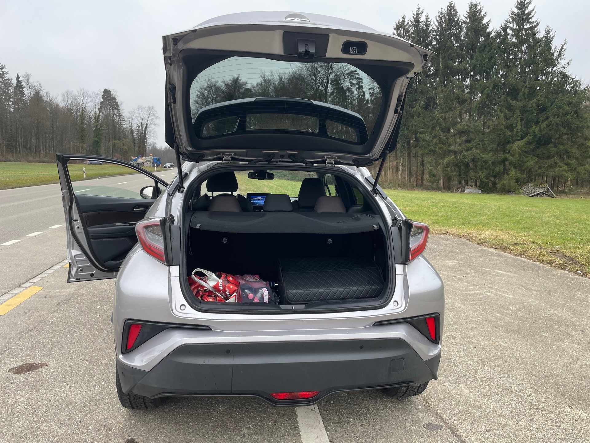 TOYOTA C-HR 1.8 HSD CVT Premium-image-12
