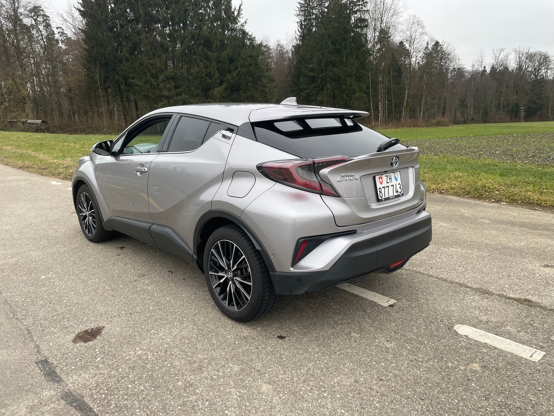 TOYOTA C-HR 1.8 HSD CVT Premium-image-4
