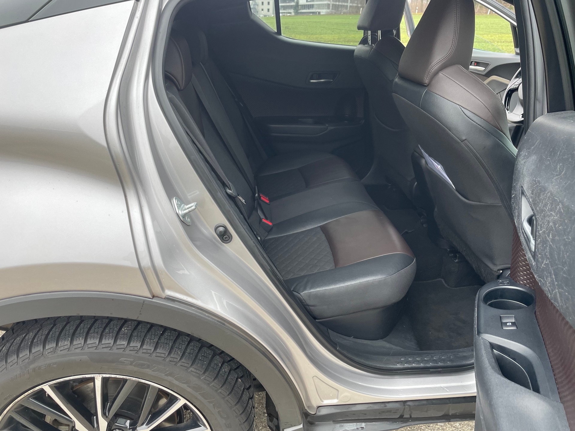 TOYOTA C-HR 1.8 HSD CVT Premium-image-10
